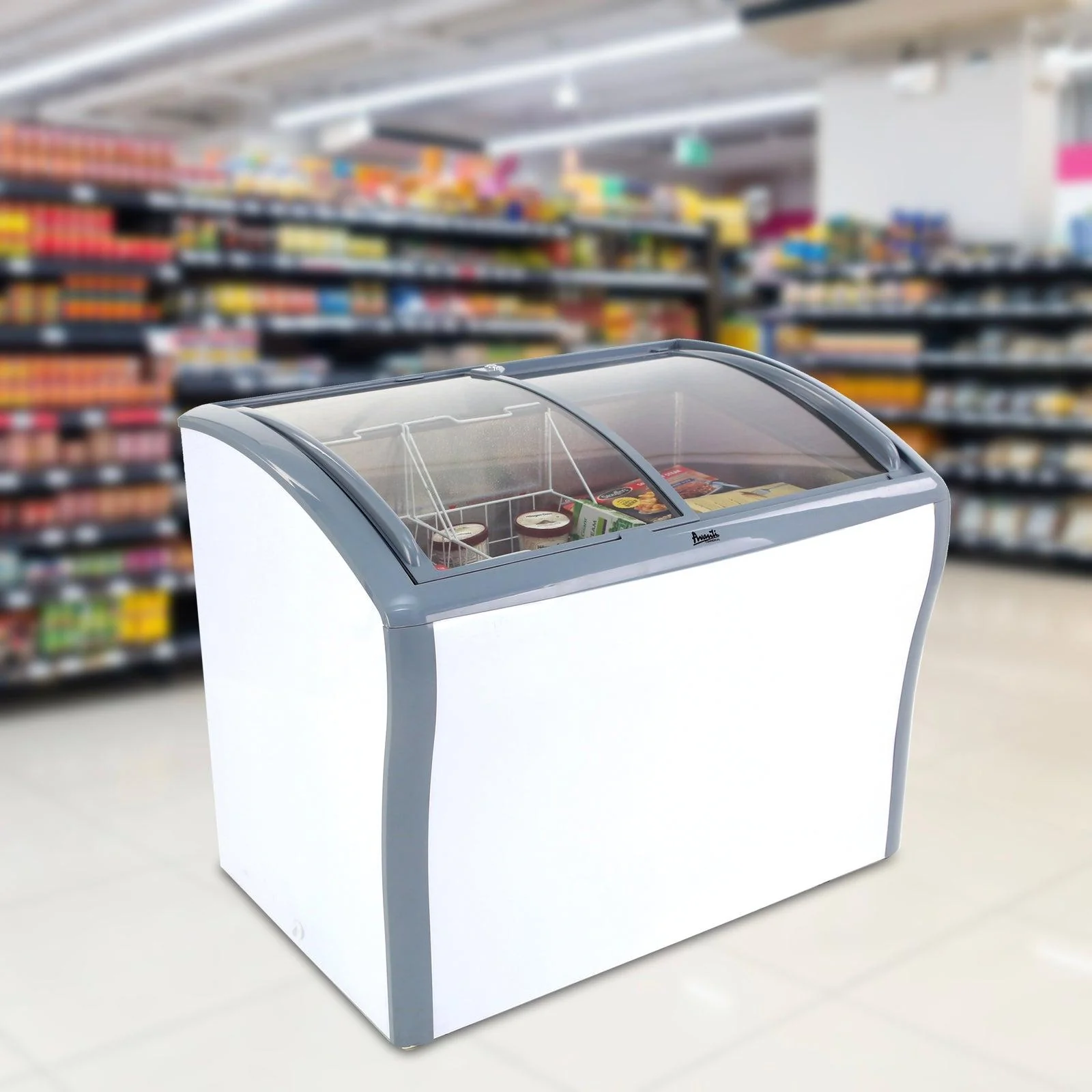 CFC836Q0WG Avanti 9.5 cu. ft. Commercial Glass Top Freezer or Refrigerator - Image 3