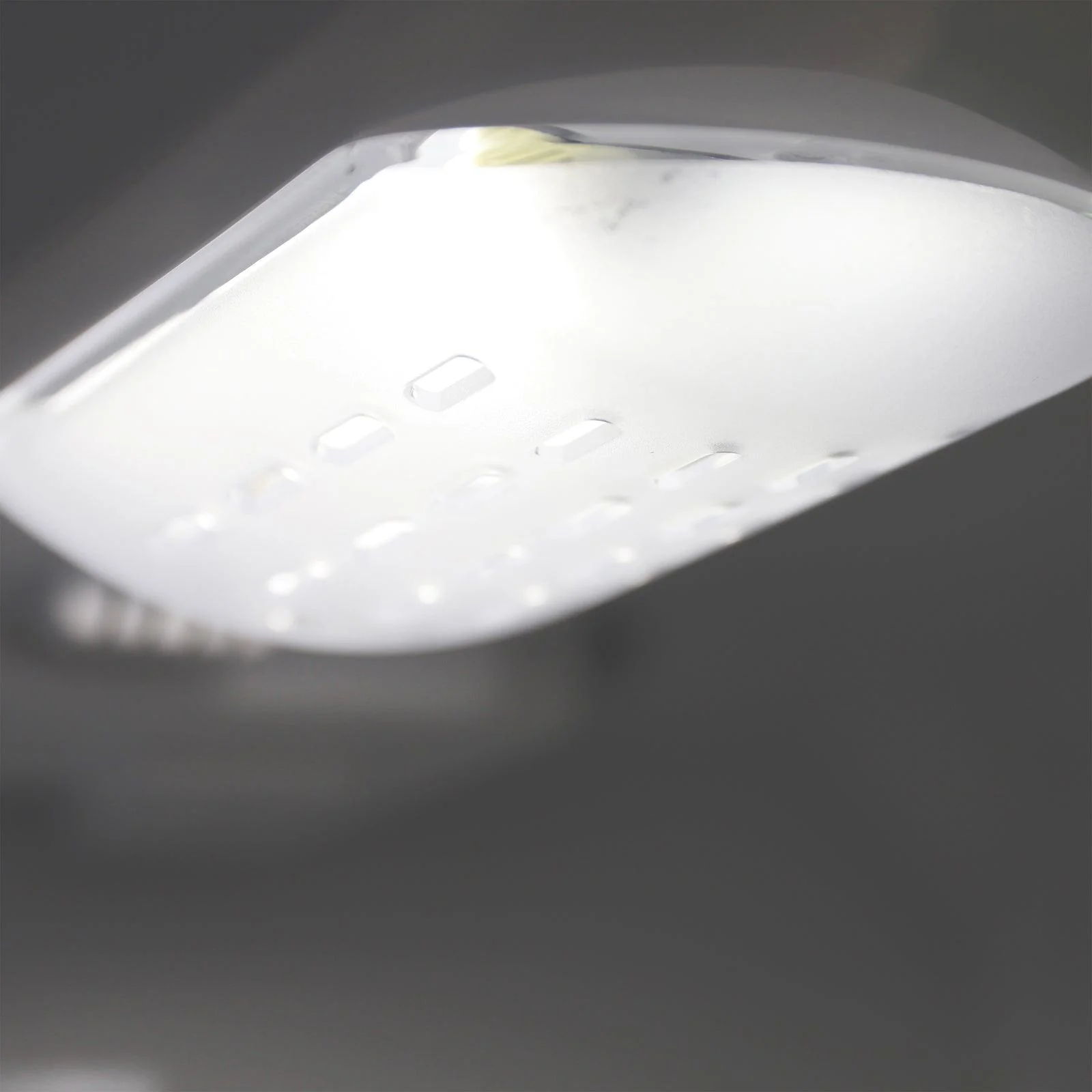 FF18D0W4 Avanti Frost-Free Apartment Size Refrigerator, 18.0 cu. ft. - White / 18 cu. ft. - Image 9