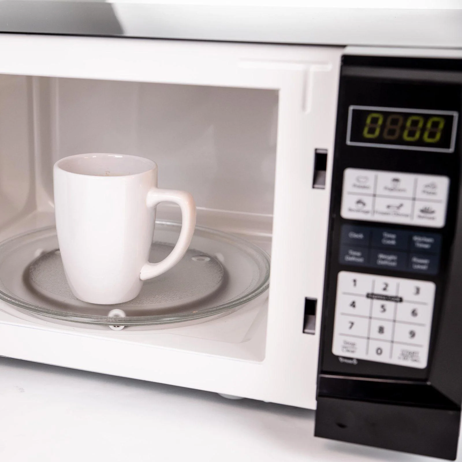 Avanti 0.9 cu. ft. Microwave Oven - Stainless Steel with Black Cabinet / 0.9 cu. ft. - Image 12