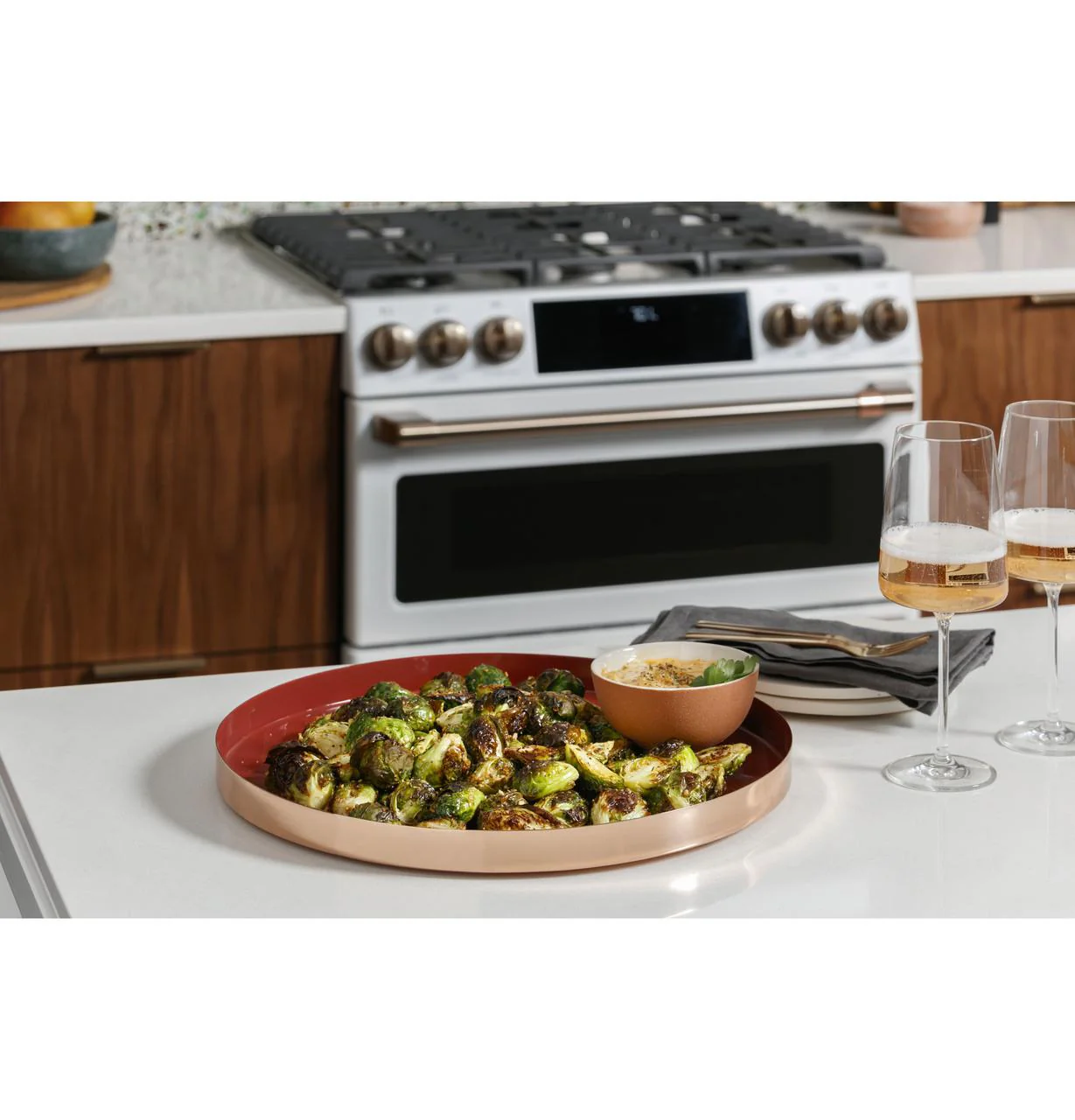 Caf(eback)™ 30" Smart Slide-In, Front-Control, Dual-Fuel, Double-Oven Range with Convection in Platinum Glass - Image 43