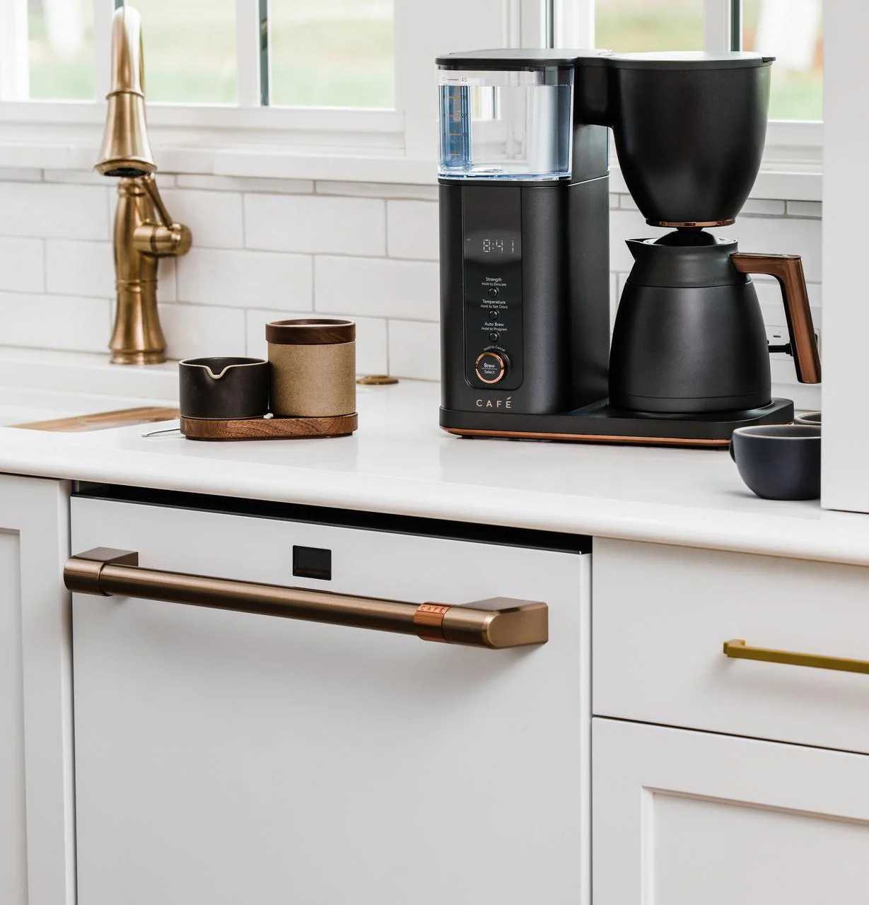 Cafe C7CDAAS3PD3 CAF(EBACK)™ Specialty Drip Coffee Maker - Image 7