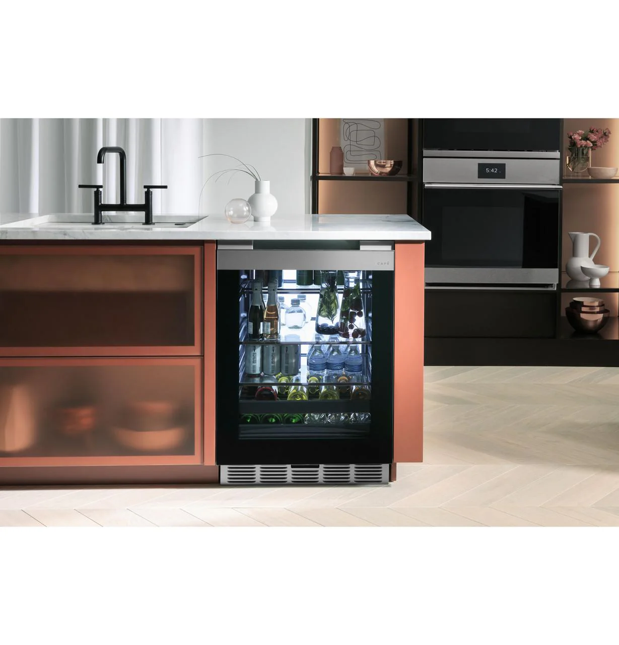 Cafe CCR06BM2PS5 CAF(EBACK)™ Beverage Center in Platinum Glass - Image 16