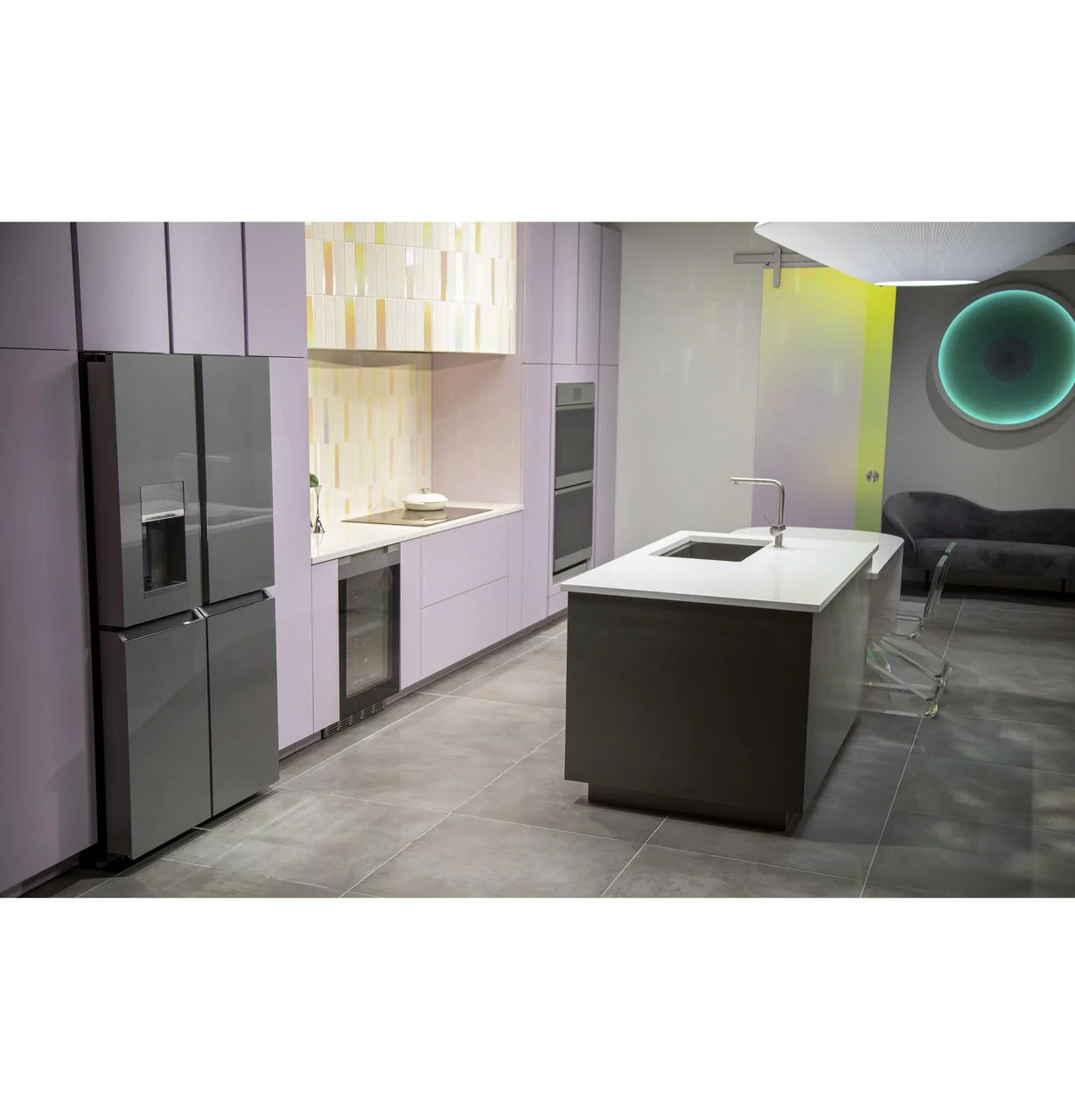 Cafe CCR06DM2PS5 Caf(eback)™ Wine Center in Platinum Glass - Image 23