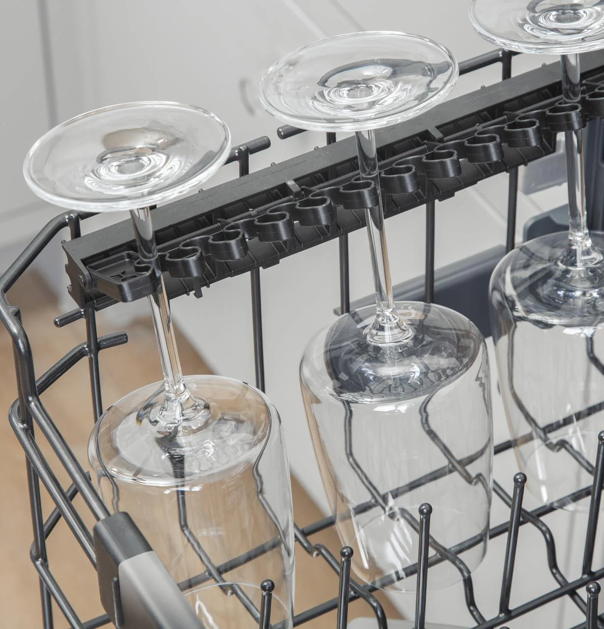 Caf(eback)™ Stainless Steel Interior Dishwasher with Sanitize and Ultra Wash & Dry in Platinum Glass - Image 5