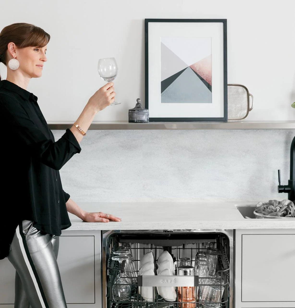 Cafe Caf(eback)™ ENERGY STAR® Smart Stainless Steel Interior Dishwasher with Sanitize and Ultra Wash - Image 20