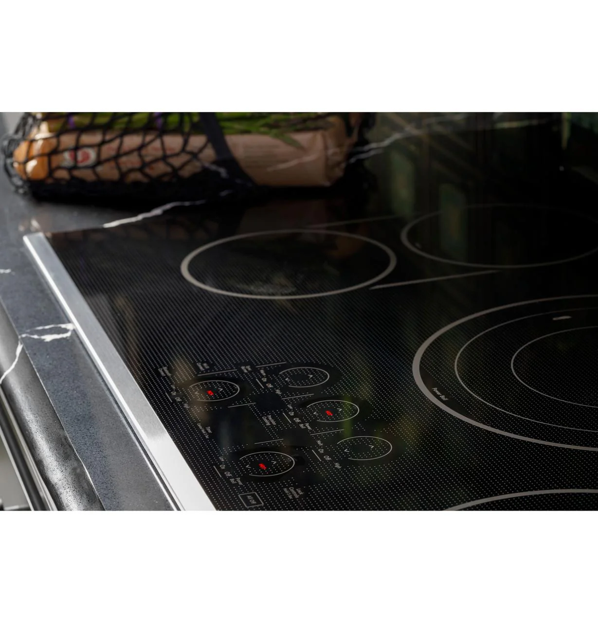 Cafe CEP90301TBB CAF(EBACK)™ 30" Touch-Control Electric Cooktop - Image 15