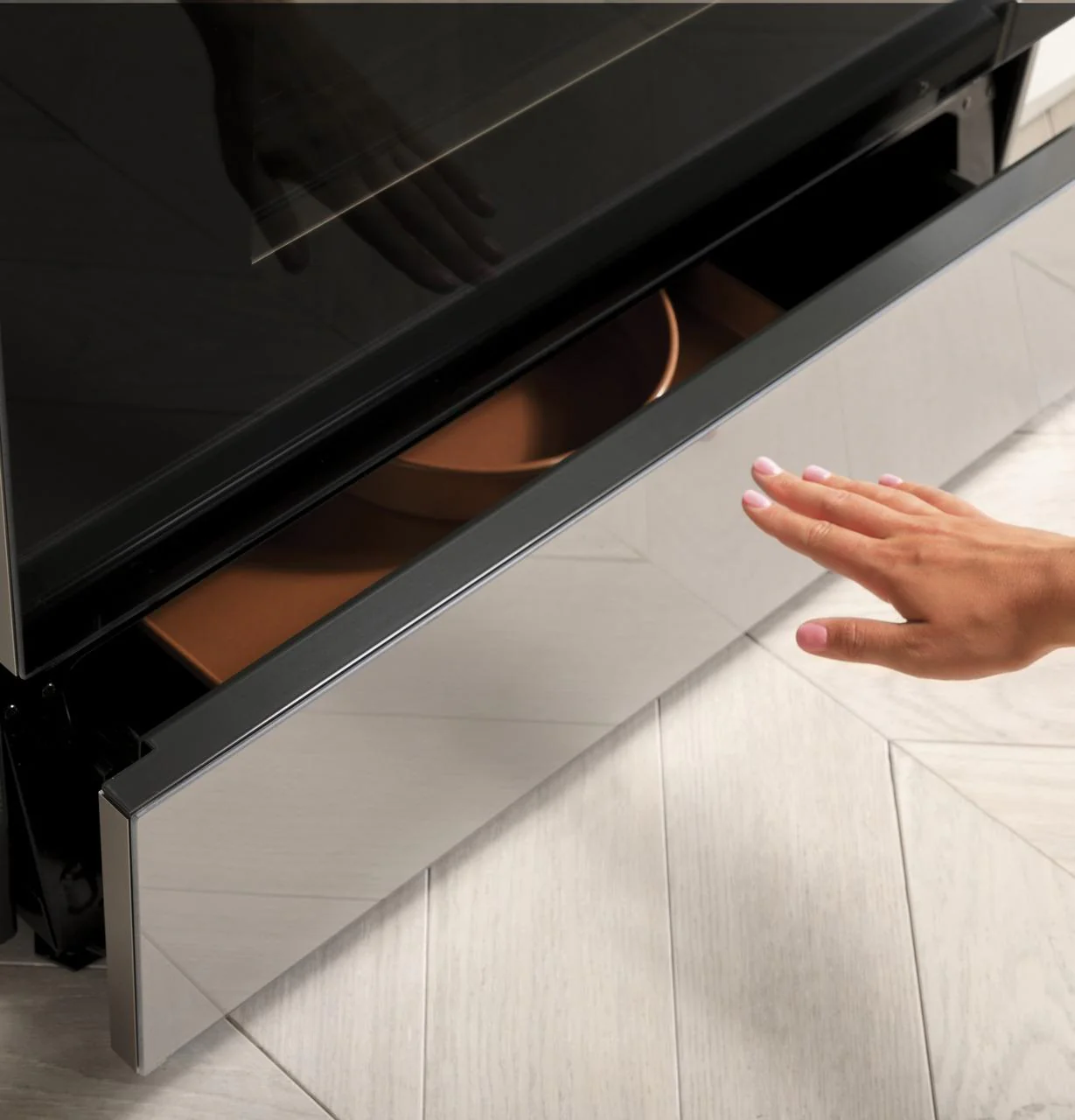 Cafe CGS700M2NS5 CAF(EBACK)™ 30" Smart Slide-In, Front-Control, Gas Range with Convection Oven in Platinum Glass - Image 13