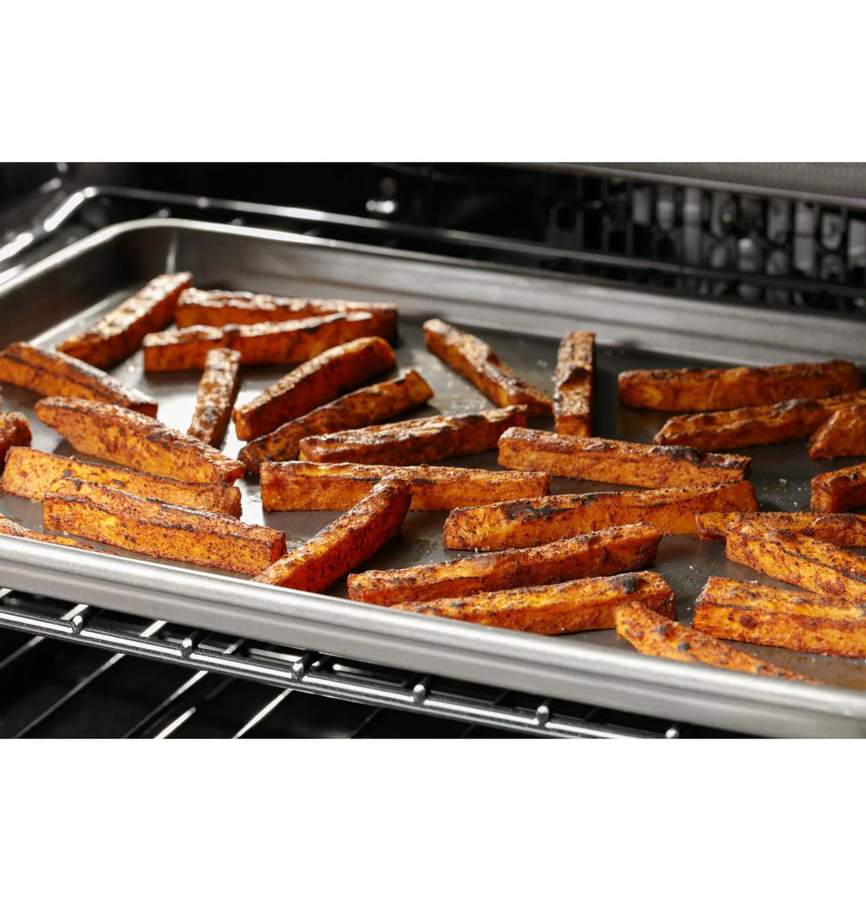Cafe CGS700P3MD1 CAF(EBACK)™ 30" Smart Slide-In, Front-Control, Gas Range with Convection Oven - Image 12