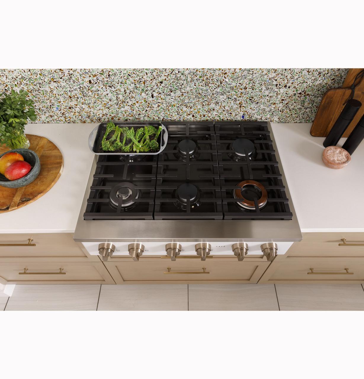 Cafe CGU366P3TD1 CAF(EBACK)™ 36" Commercial-Style Gas Rangetop with 6 Burners (Natural Gas) - Image 9