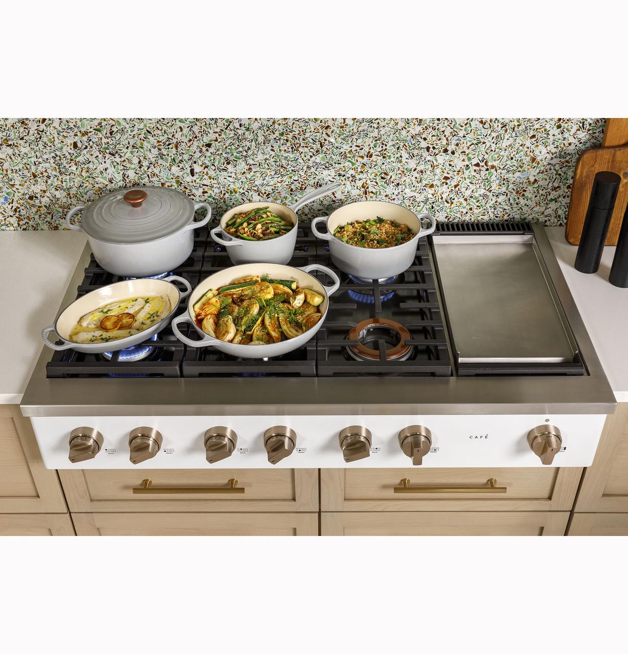 Cafe CGU486P4TW2 CAF(EBACK)™ 48" Commercial-Style Gas Rangetop with 6 Burners and Integrated Griddle (Natural Gas) - Image 12