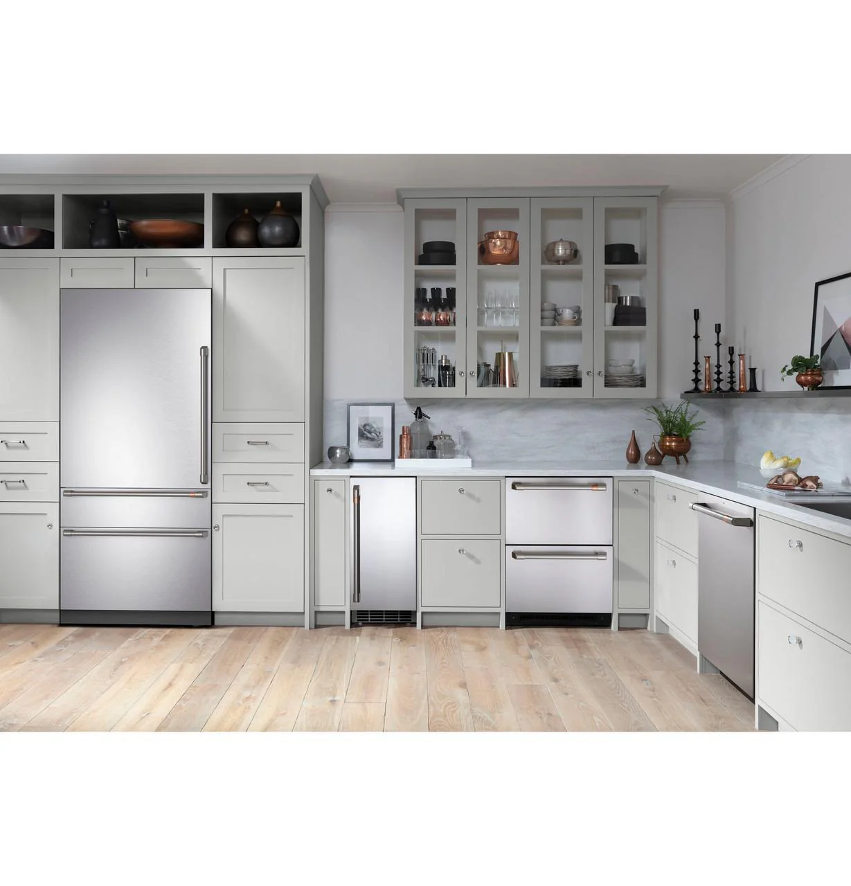 Cafe CIC36LP2VS1 CAF(EBACK)™ 36" Integrated Bottom-Freezer Refrigerator - Image 6