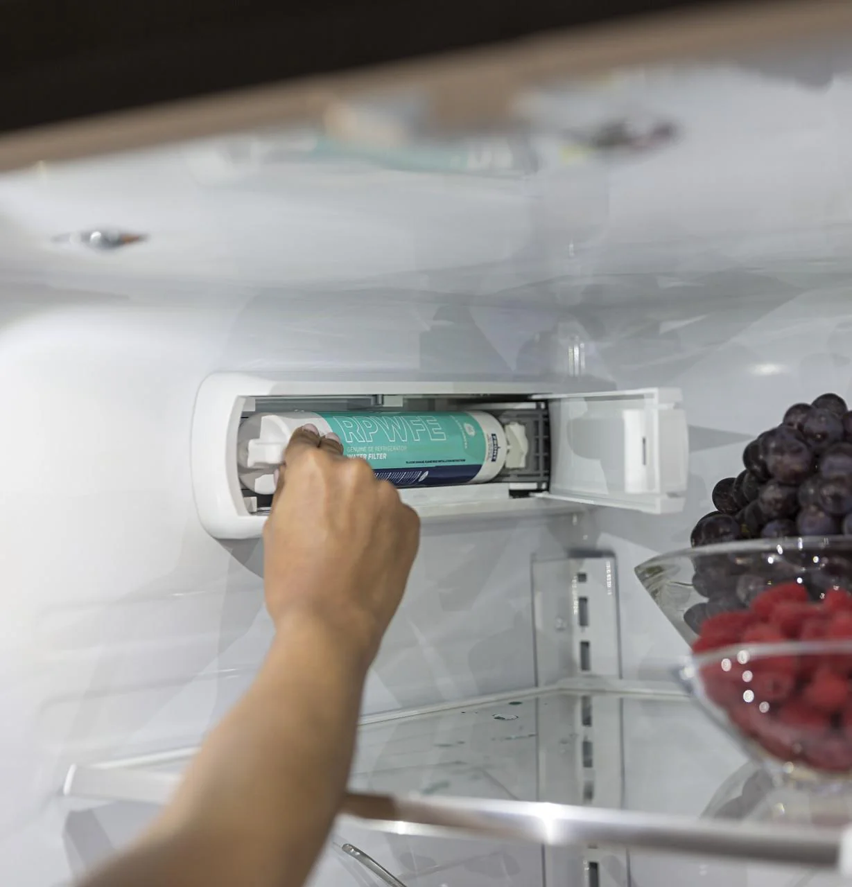 Cafe CWE23SP2MS1 CAF(EBACK)™ ENERGY STAR® 23.1 Cu. Ft. Smart Counter-Depth French-Door Refrigerator - Image 20
