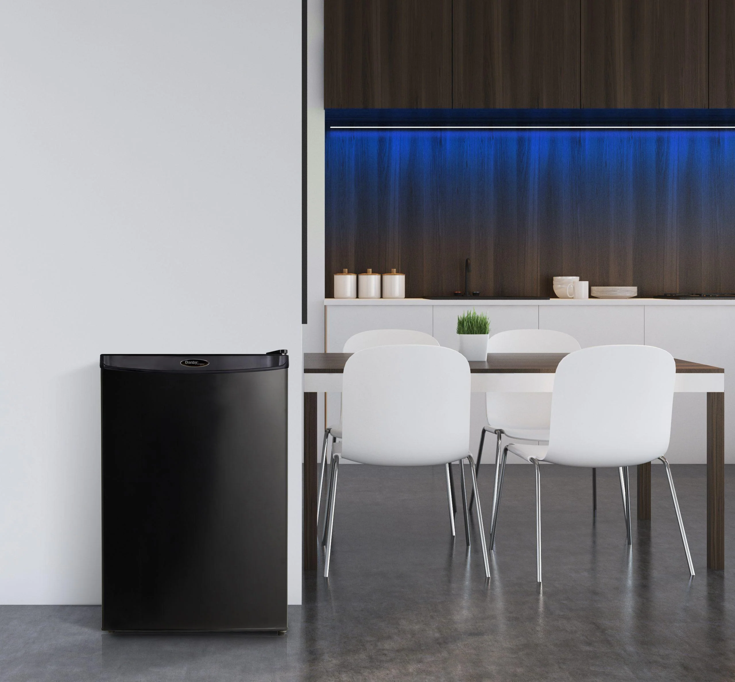DAR044A4BDD6 Danby Designer 4.4 cu. ft. Compact Fridge in Black - Image 7