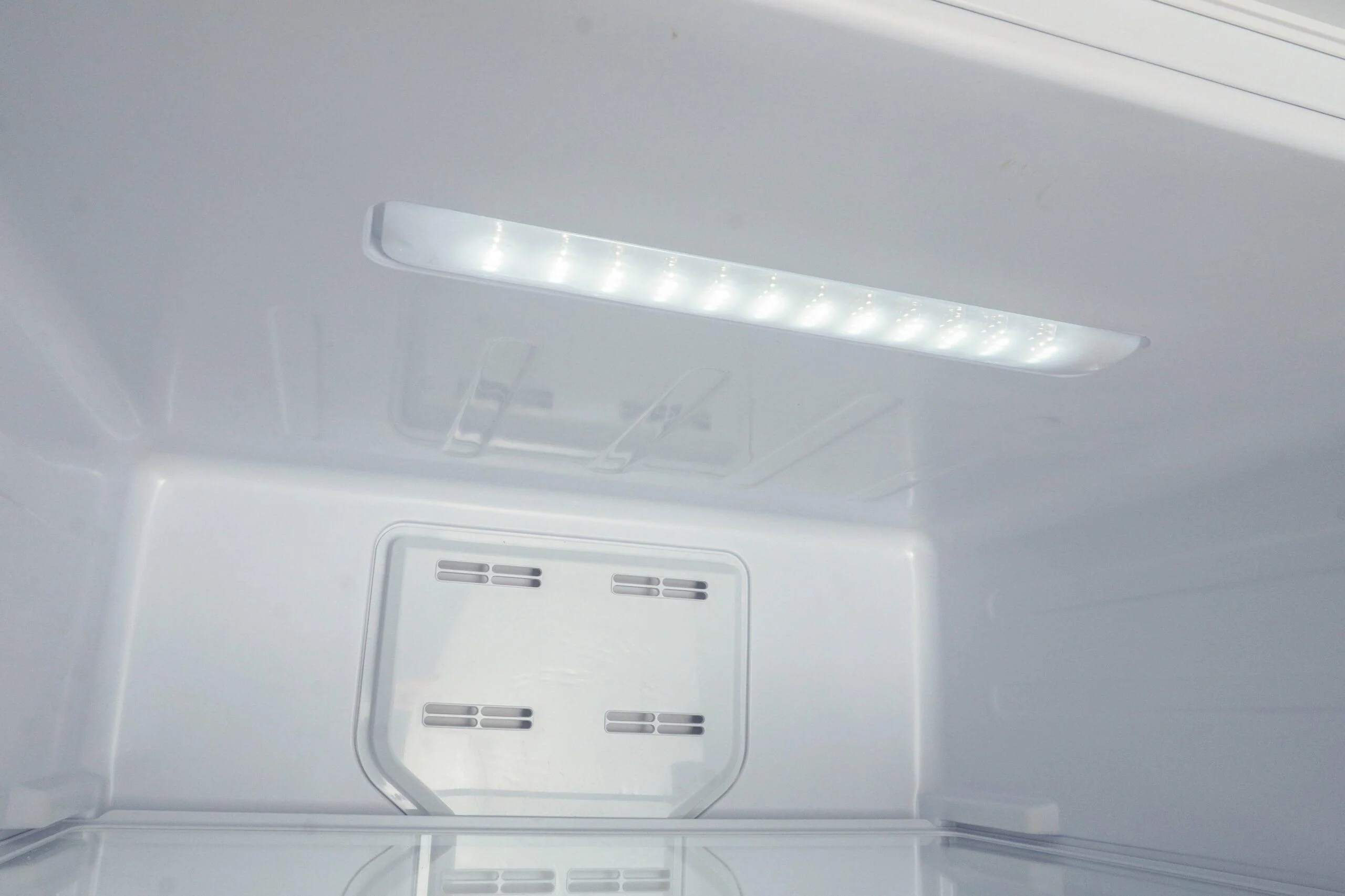 DAR170A3WDD Danby Designer 17.0 cu. ft. Apartment Size Fridge in White - Image 11