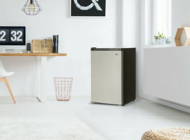 Danby 4.5 cu. ft. Compact Fridge with True Freezer in Stainless Steel - Image 10