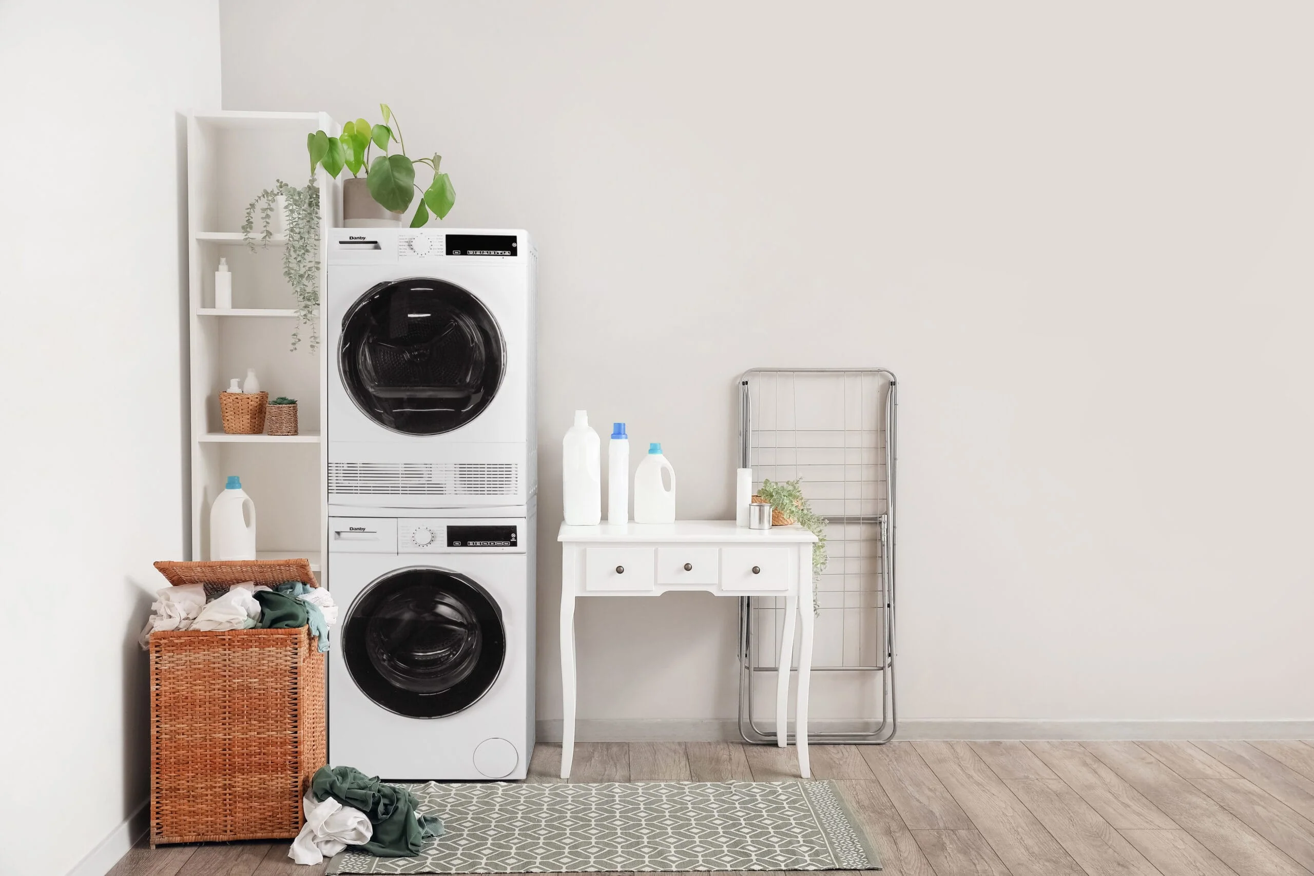 DDY040D4WDB Danby 24-inch, 4.0 cu ft. Stackable Compact Condensing Sensor Dryer in White - Image 18