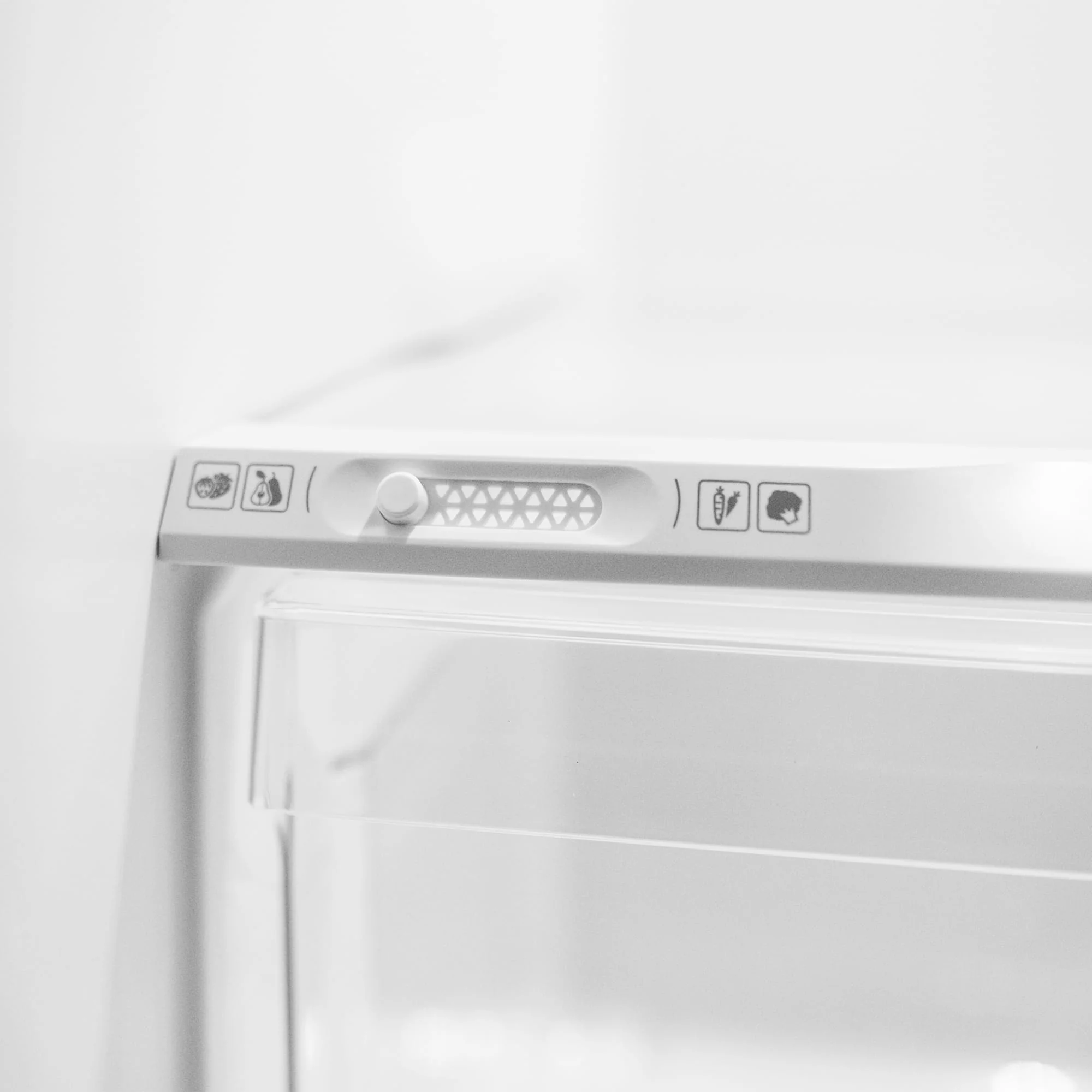 DFF176B1WDB Danby 18 cu. ft. Top Mount Refrigerator in White - Image 17