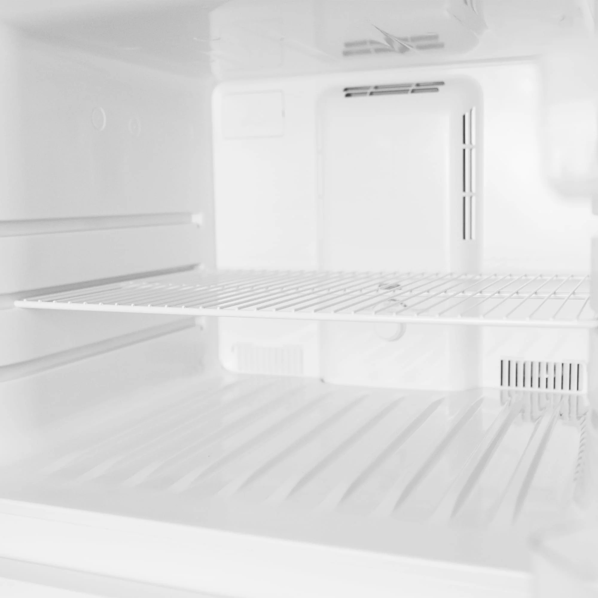 DFF176B1WDB Danby 18 cu. ft. Top Mount Refrigerator in White - Image 18
