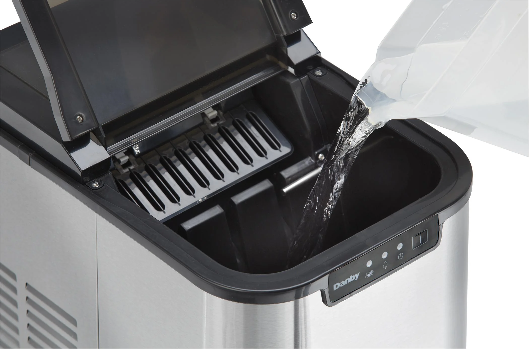 DIM2500SSDB Danby 25 lbs. Countertop Ice Maker in Stainless Steel - Image 11