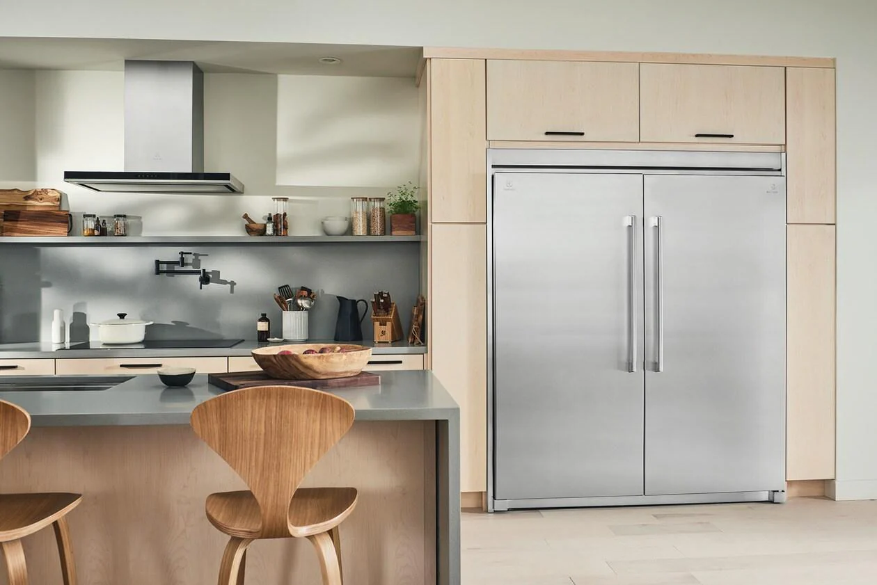 Electrolux EI33AF80WS 19 Cu. Ft. Single-Door Freezer - Image 4