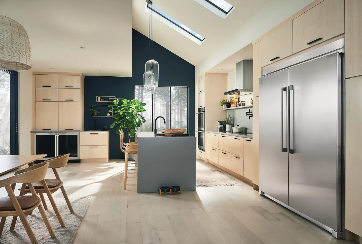 Electrolux EI33AR80WS 19 Cu. Ft. Single-Door Refrigerator - Image 5