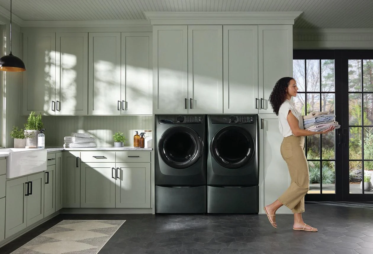 Electrolux ELFE7738AA Front Load Perfect Steam™ Electric Dryer with Balanced Dry™ and Instant Refresh - 8.0 Cu. Ft. - Image 29