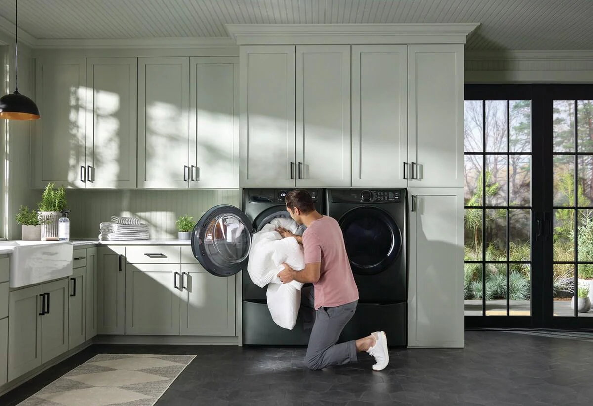 Electrolux ELFW7738AA Front Load Perfect Steam™ Washer with LuxCare® Plus Wash and SmartBoost® - 4.5 Cu. Ft. - Image 30