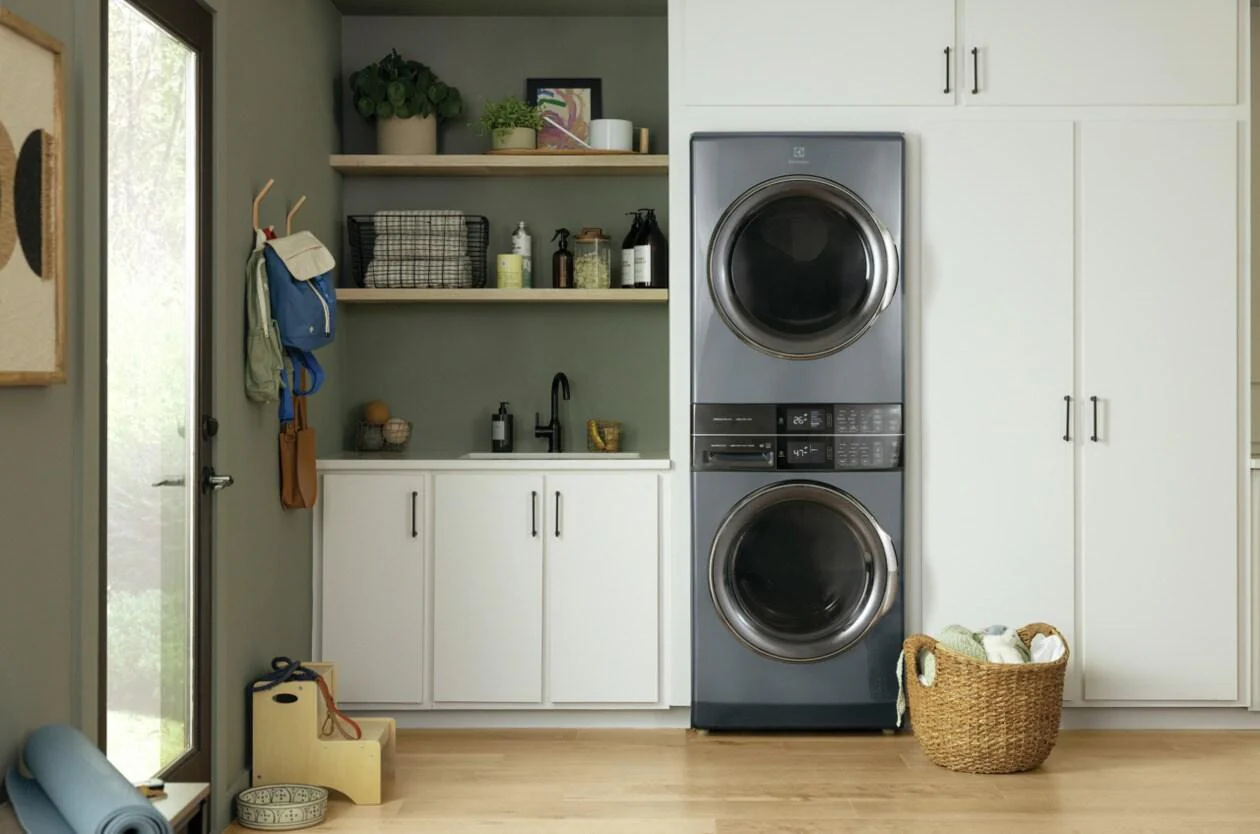 Electrolux ELTG7600AT Laundry Tower Single Unit Front Load 4.5 Cu. Ft. Washer & 8 Cu. Ft. Gas Dryer - Image 7