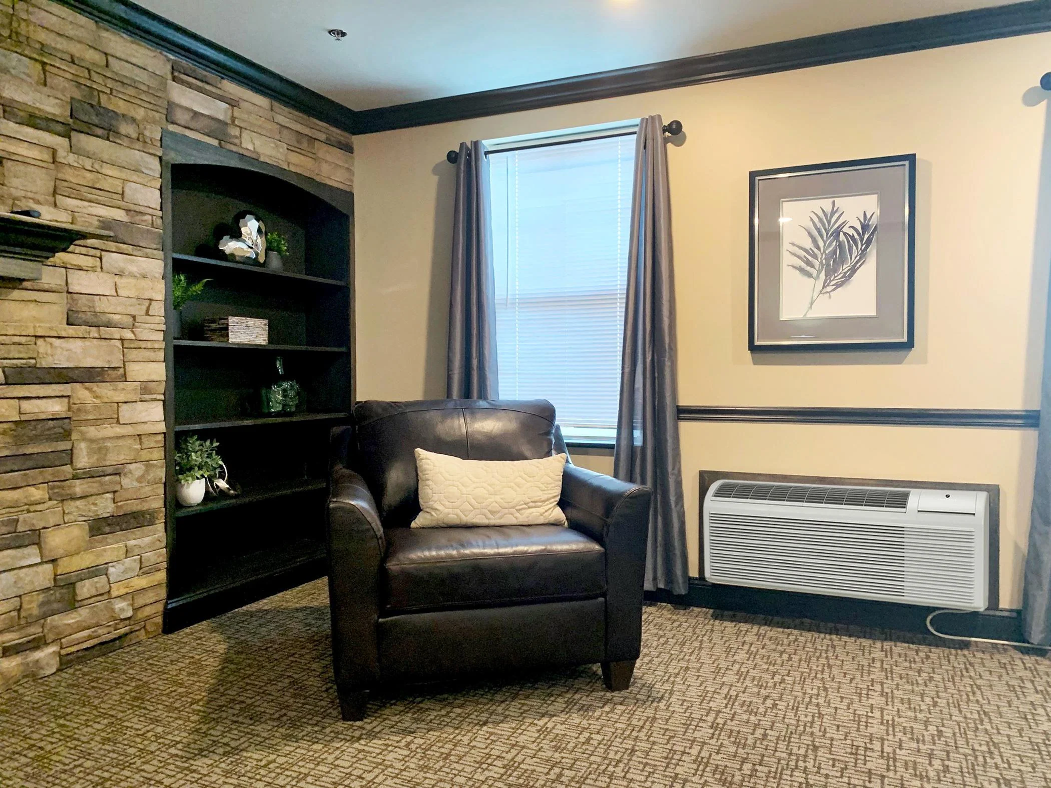 PDE12R3SGR3 Friedrich ZoneAire Premier 12,300 BTU 265V Packaged Terminal Air Conditioner with Electric Heat - Image 6