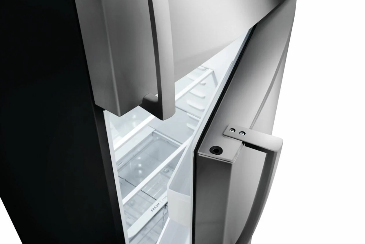 Frigidaire FFHT2022AS 20 Cu. Ft. Garage Ready Top Freezer Refrigerator - Image 3
