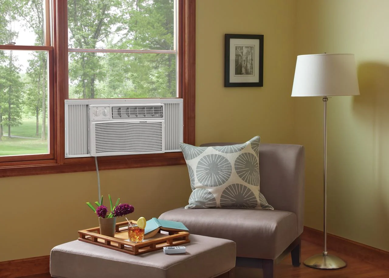 Frigidaire 6,000 BTU Window-Mounted Room Air Conditioner - Image 2