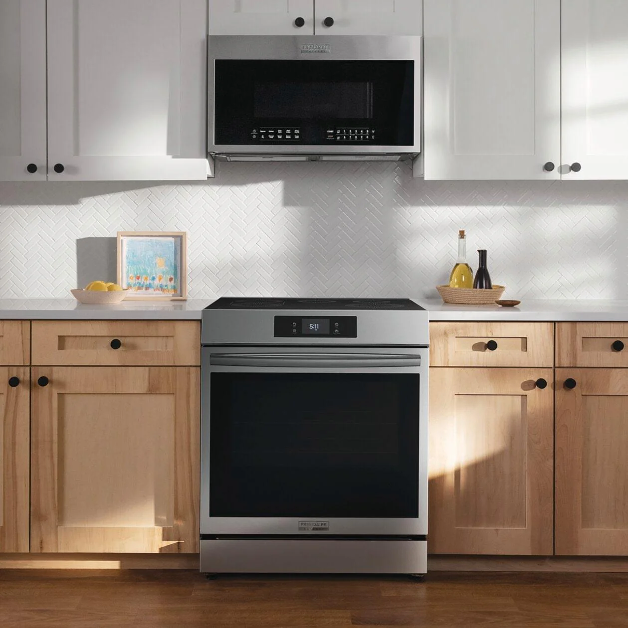 Frigidaire GCFI3070BF 30" Front Control Induction Range with Stone-Baked Pizza - Image 9