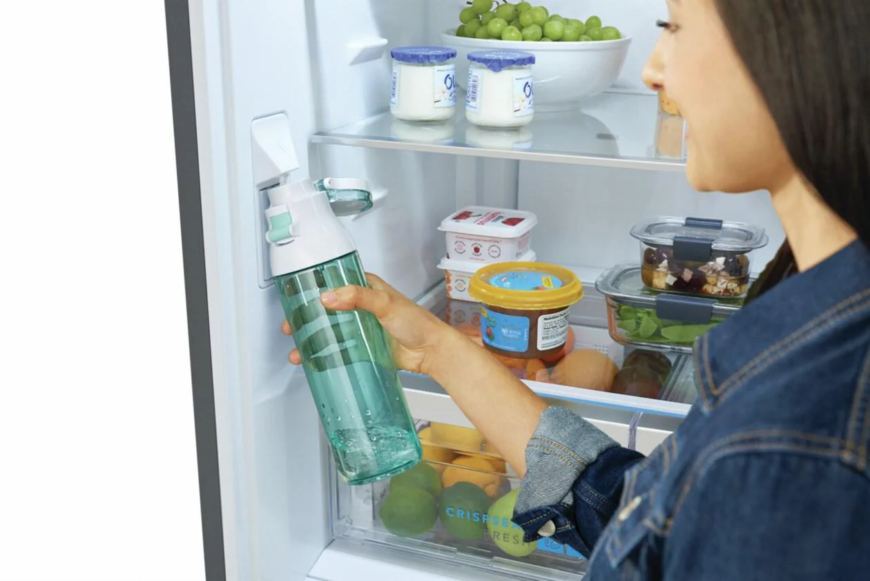 Frigidaire GRBN2012AF 20 Cu. Ft. Standard-Depth Bottom Freezer Refrigerator - Image 5