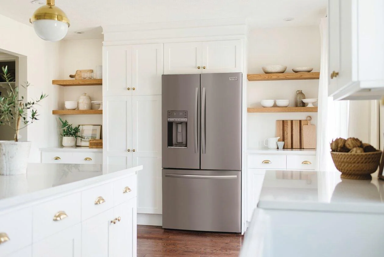 Frigidaire GRFS287DAF 28 Cu. Ft. Standard-Depth French Door Refrigerator - Image 9
