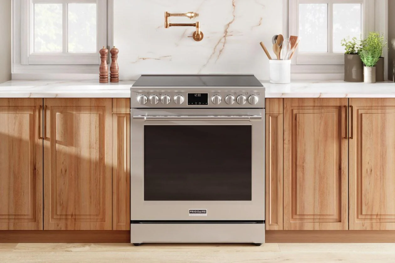 Frigidaire Professional 30" Electric Range with No Preheat and Air Fry - Image 11