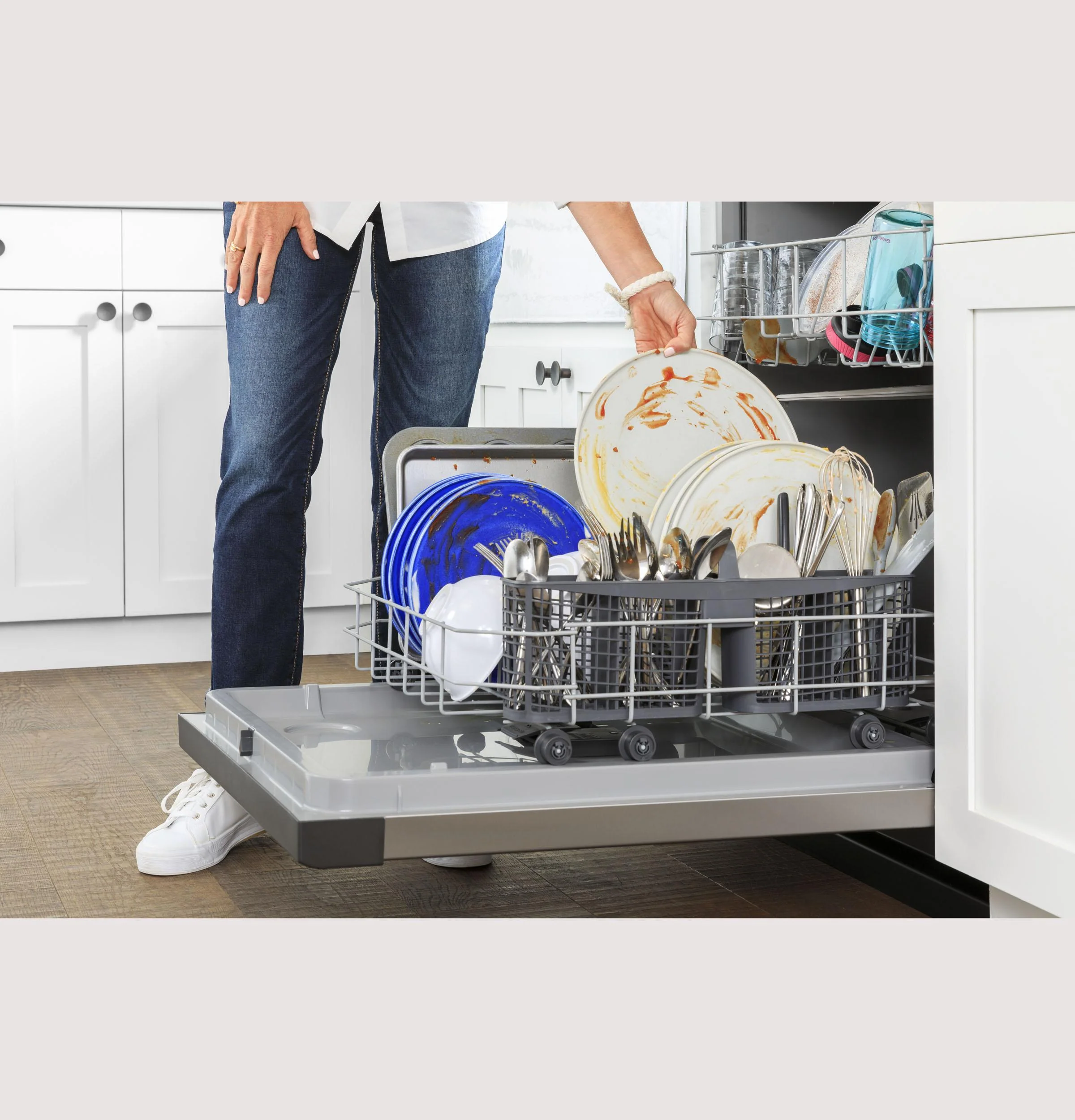 GDF510PGRWW GE® ENERGY STAR® Dishwasher with Front Controls - Image 6