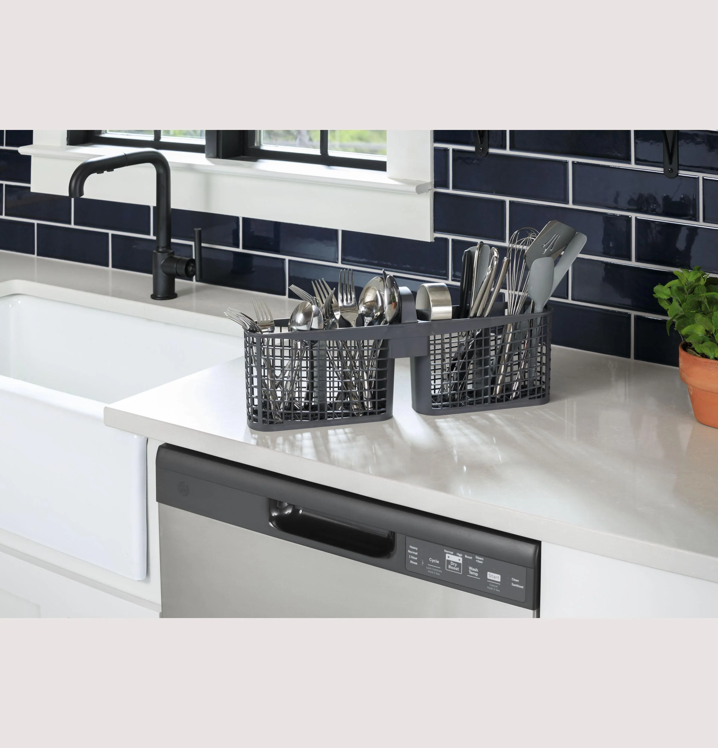 GDF510PSRSS GE® ENERGY STAR® Dishwasher with Front Controls - Image 9