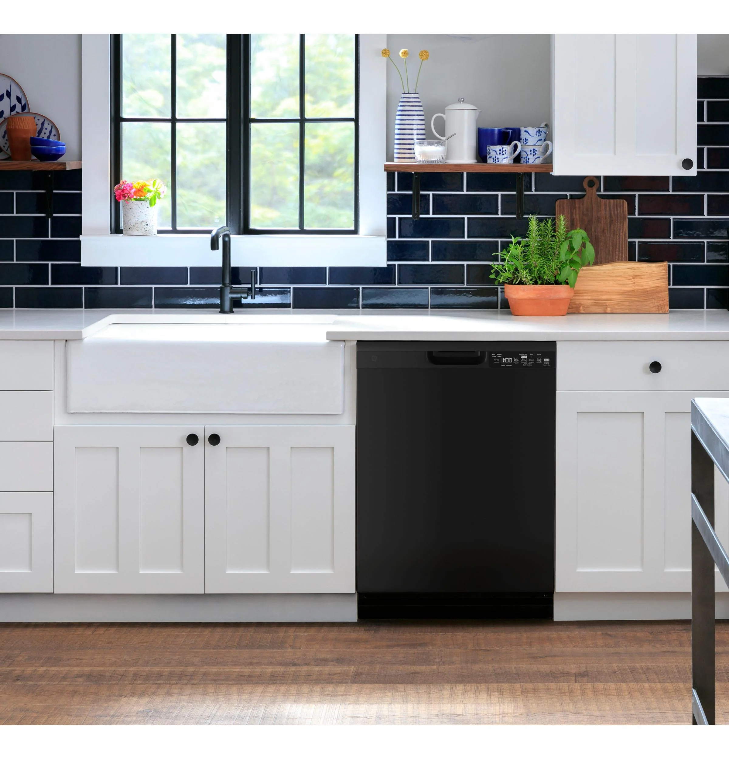 GDF550PGRBB GE® ENERGY STAR® Front Control with Plastic Interior Dishwasher with Sanitize Cycle & Dry Boost - Image 23