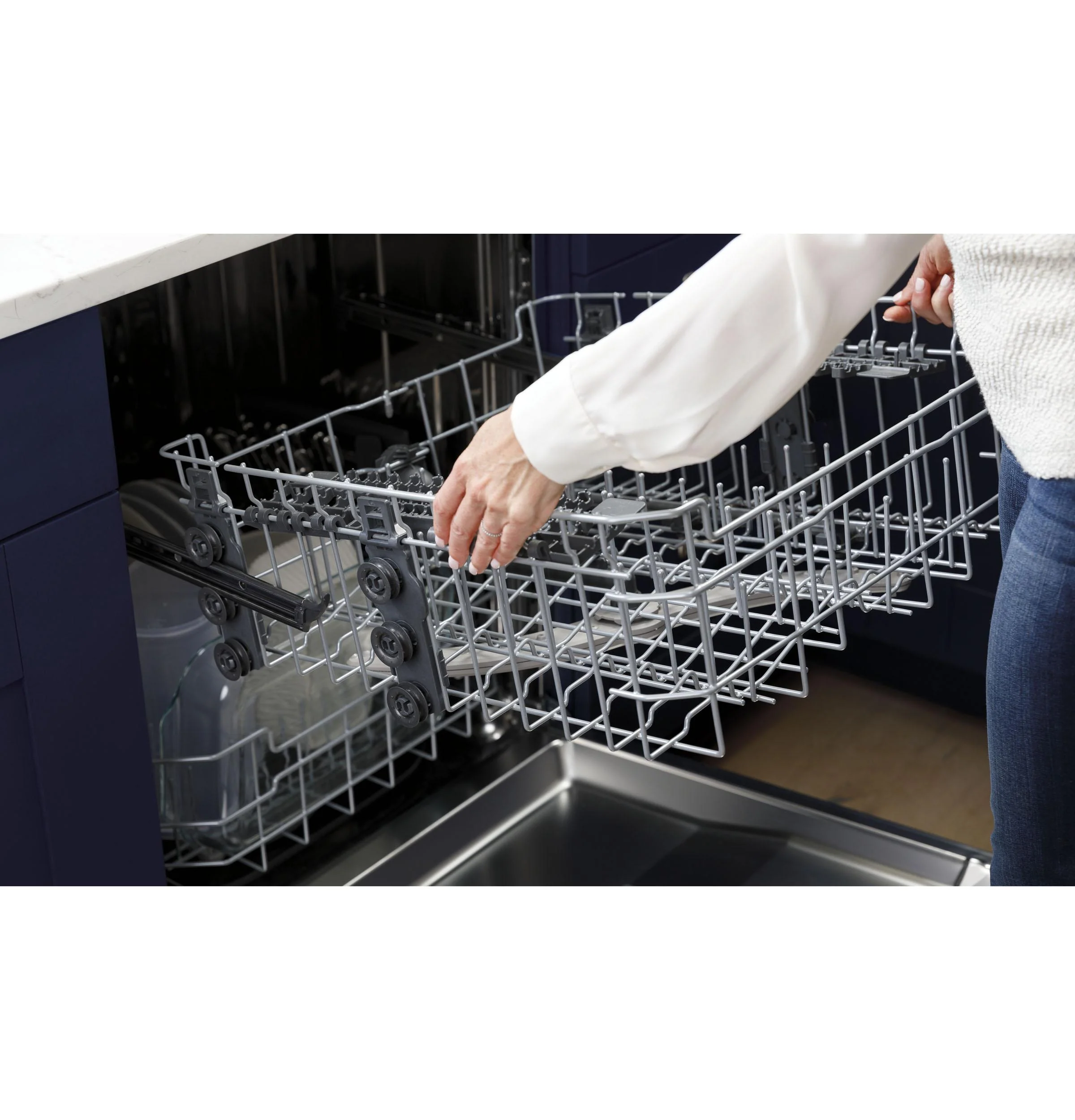 GDF550PSRSS GE ENERGY STAR Front Control with Plastic Interior Dishwasher with Sanitize Cycle & Dry Boost - Image 24