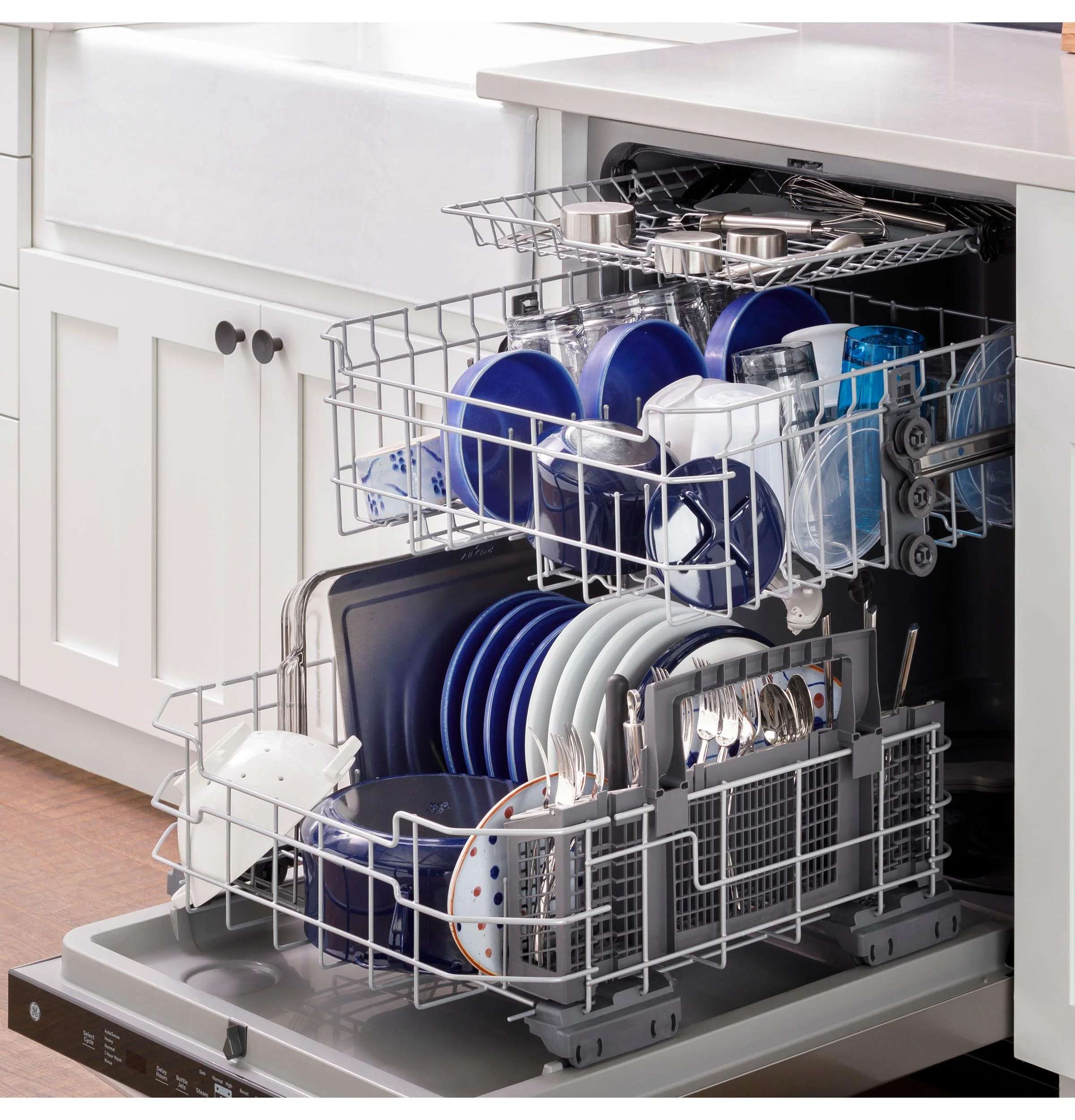 GDP630PGRBB GE® ENERGY STAR® Top Control with Plastic Interior Dishwasher with Sanitize Cycle & Dry Boost - Image 9