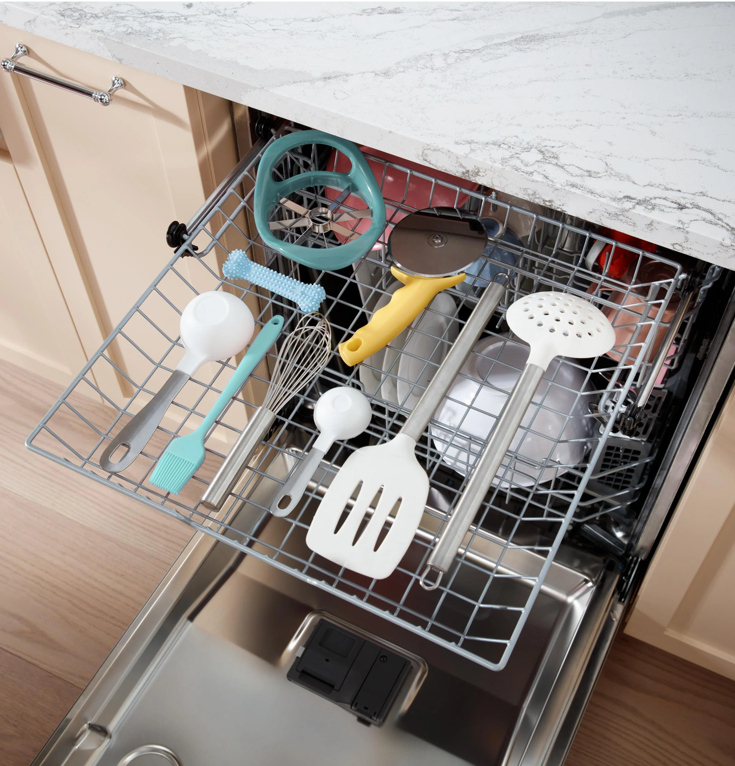 GDT650SMVES GE® ENERGY STAR® Fingerprint Resistant Top Control with Stainless Steel Interior Dishwasher with Sanitize Cycle - Image 5