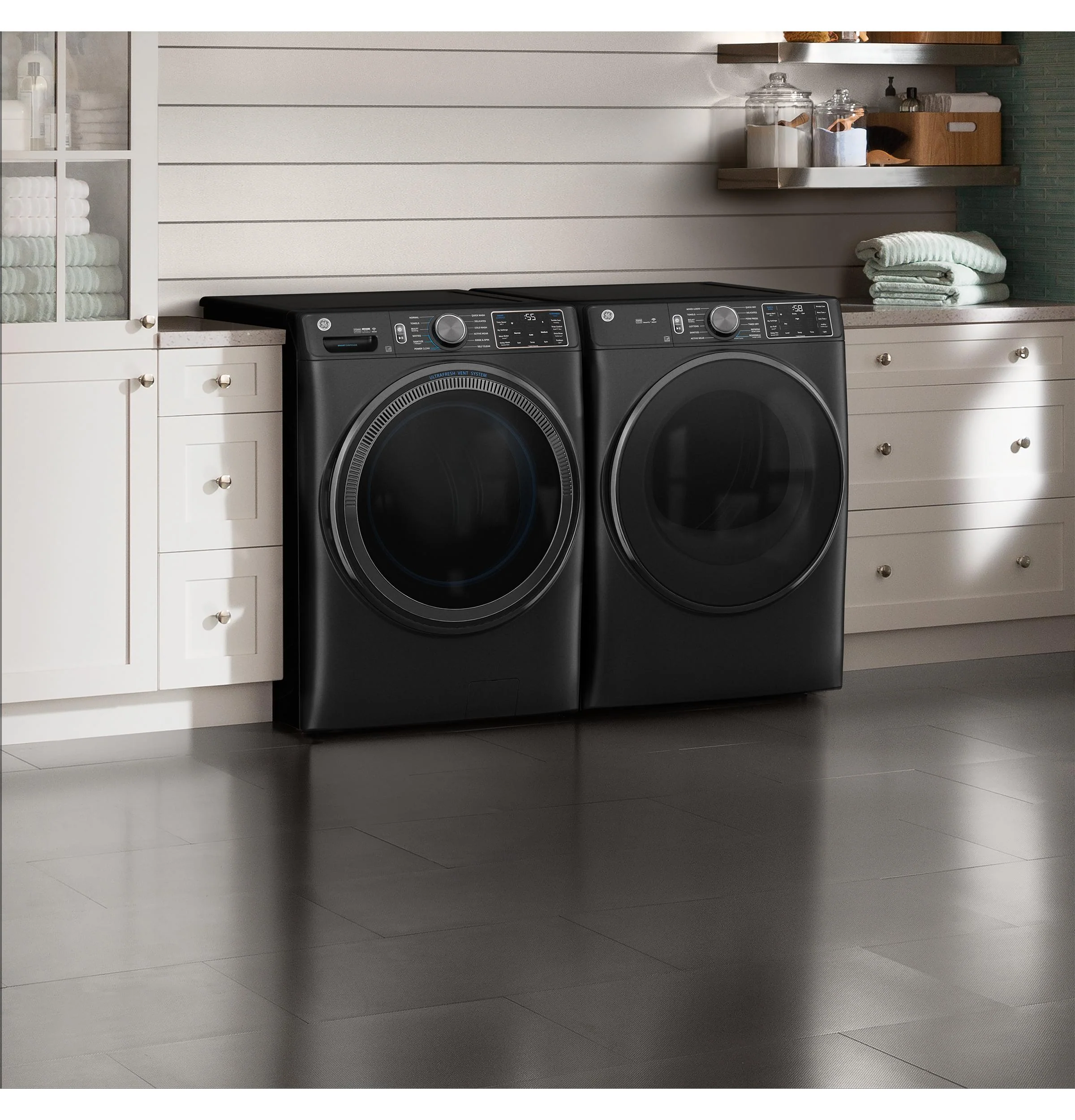 GFD65GSPVDS GE® ENERGY STAR® 7.8 cu. ft. Capacity Smart Front Load Gas Dryer with Steam and Sanitize Cycle - Image 7