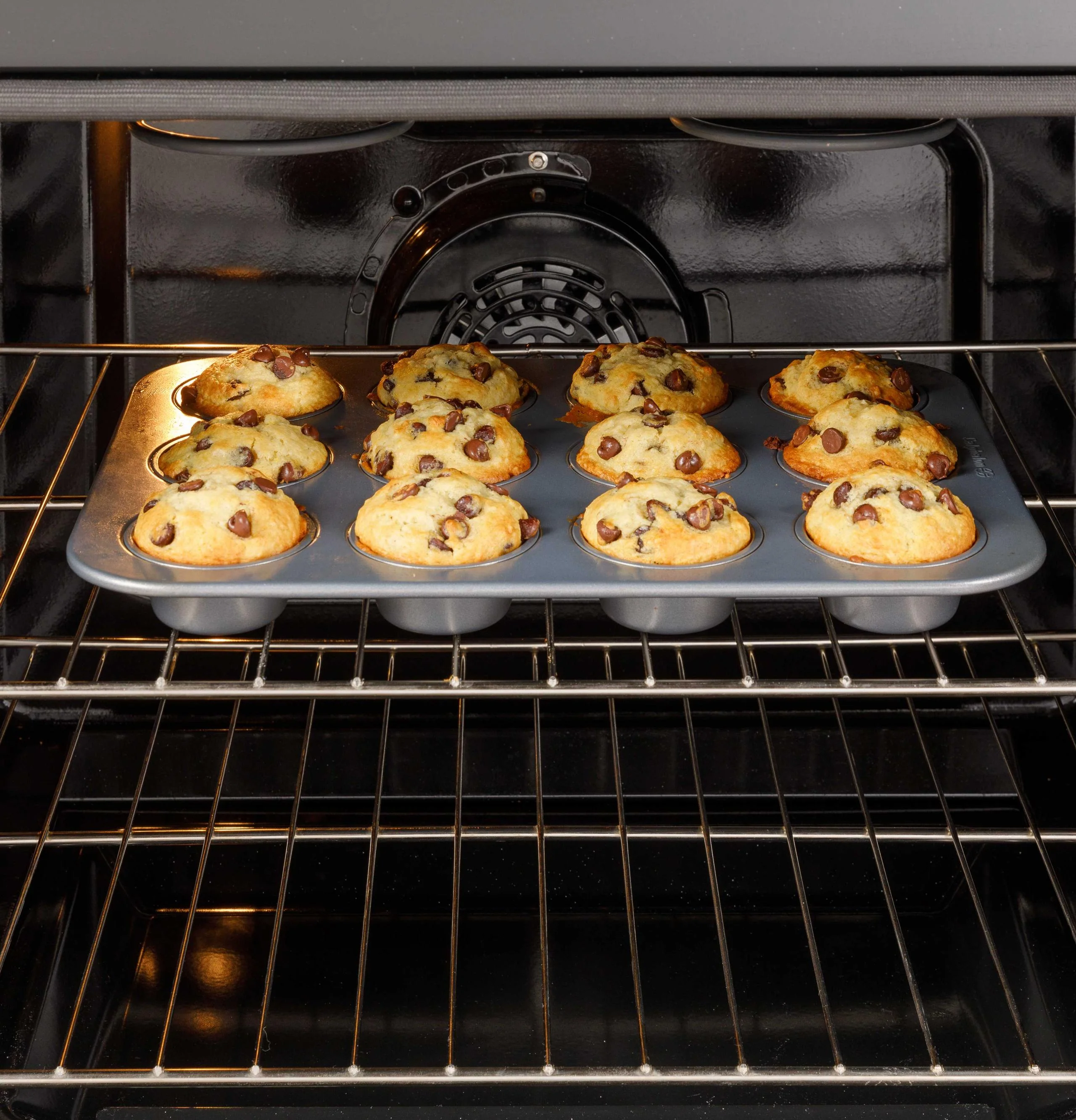 GGF600AVES GE® 30" Free-Standing Gas Convection Range with No Preheat Air Fry and EasyWash™ Oven Tray - Image 21