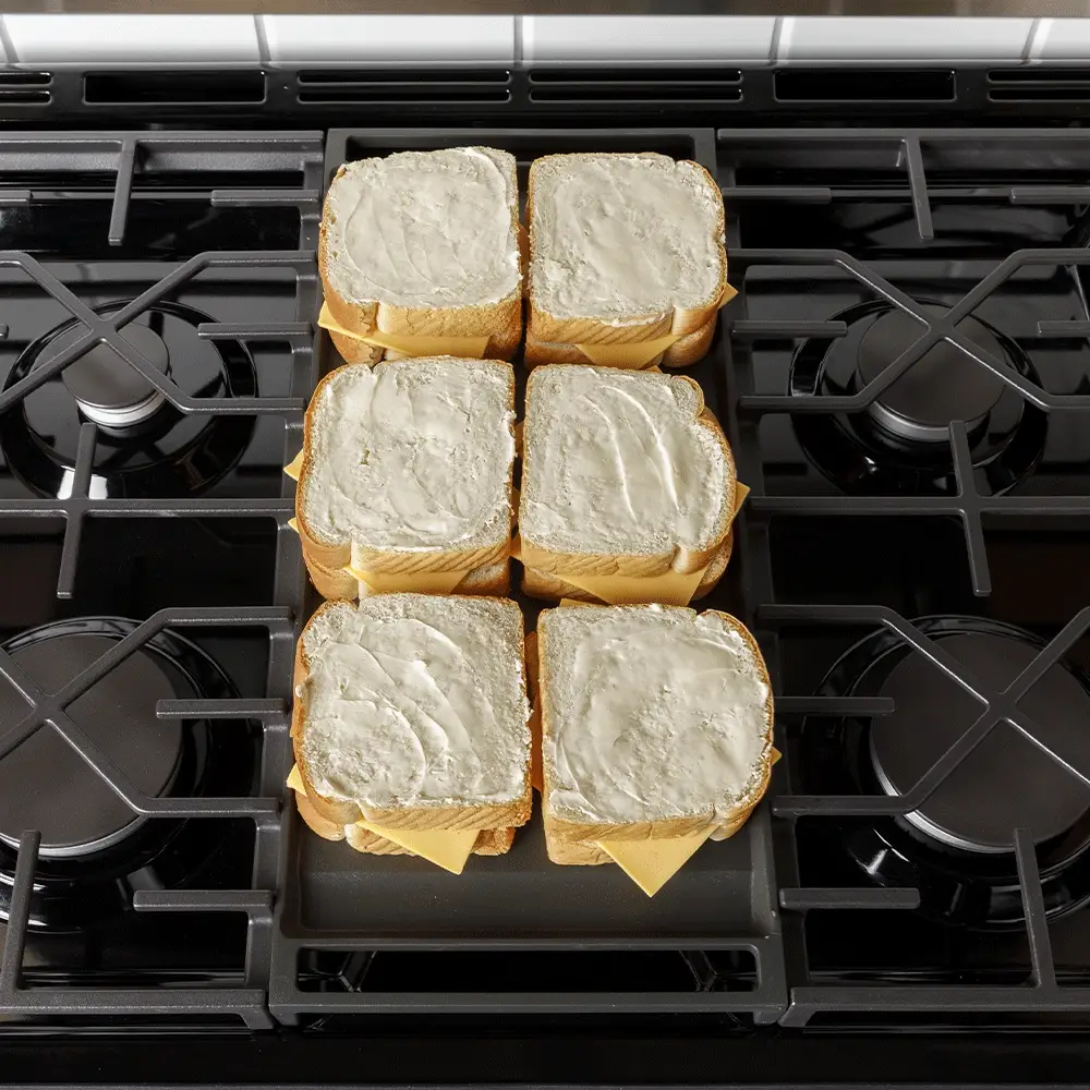 GGS600AVDS GE® 30" Slide-In Front-Control Convection Gas Range with No Preheat Air Fry and EasyWash™ Oven Tray - Image 28