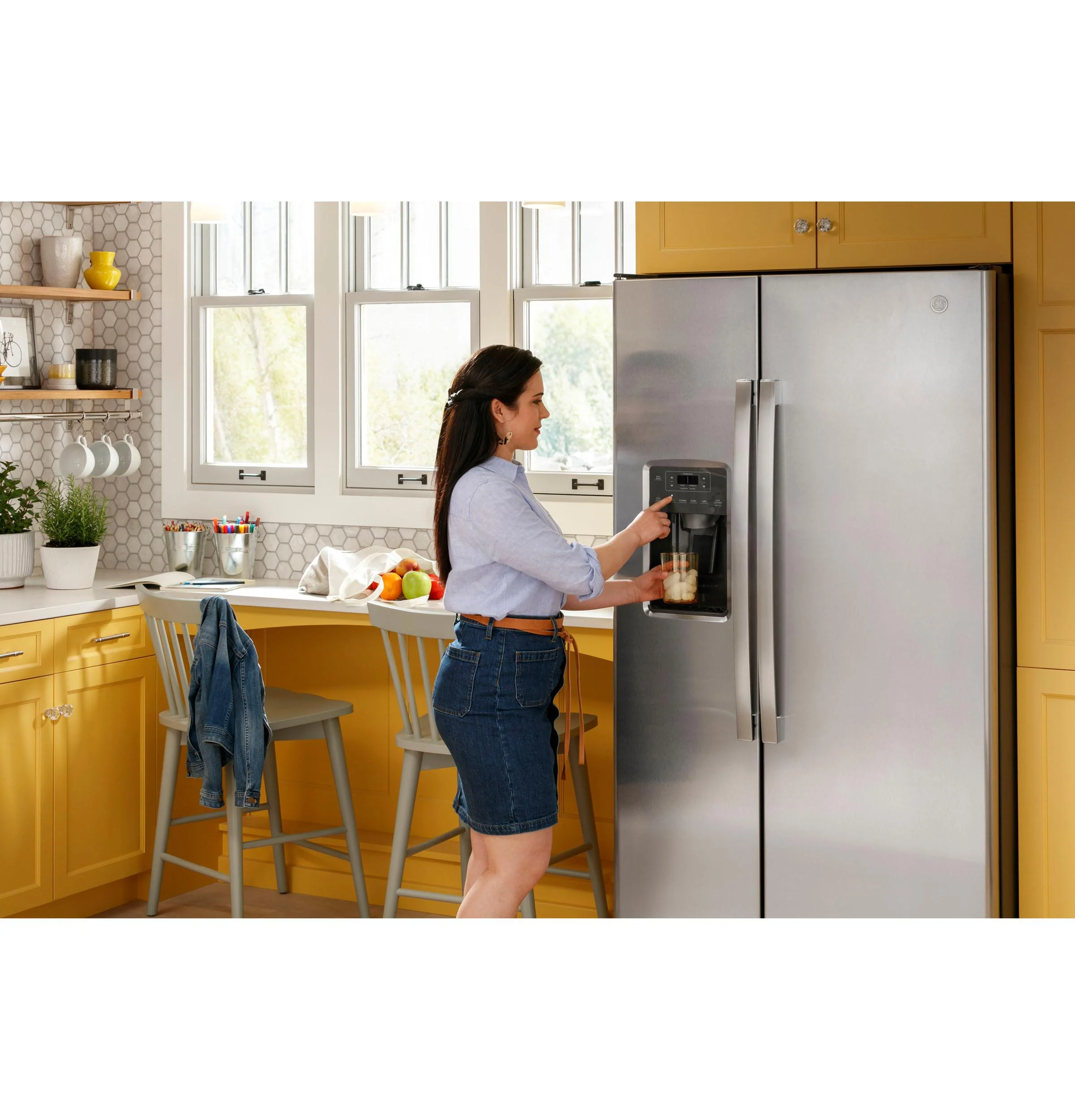 GSE25GGPBB GE® ENERGY STAR® 25.3 Cu. Ft. Side-By-Side Refrigerator - Image 16