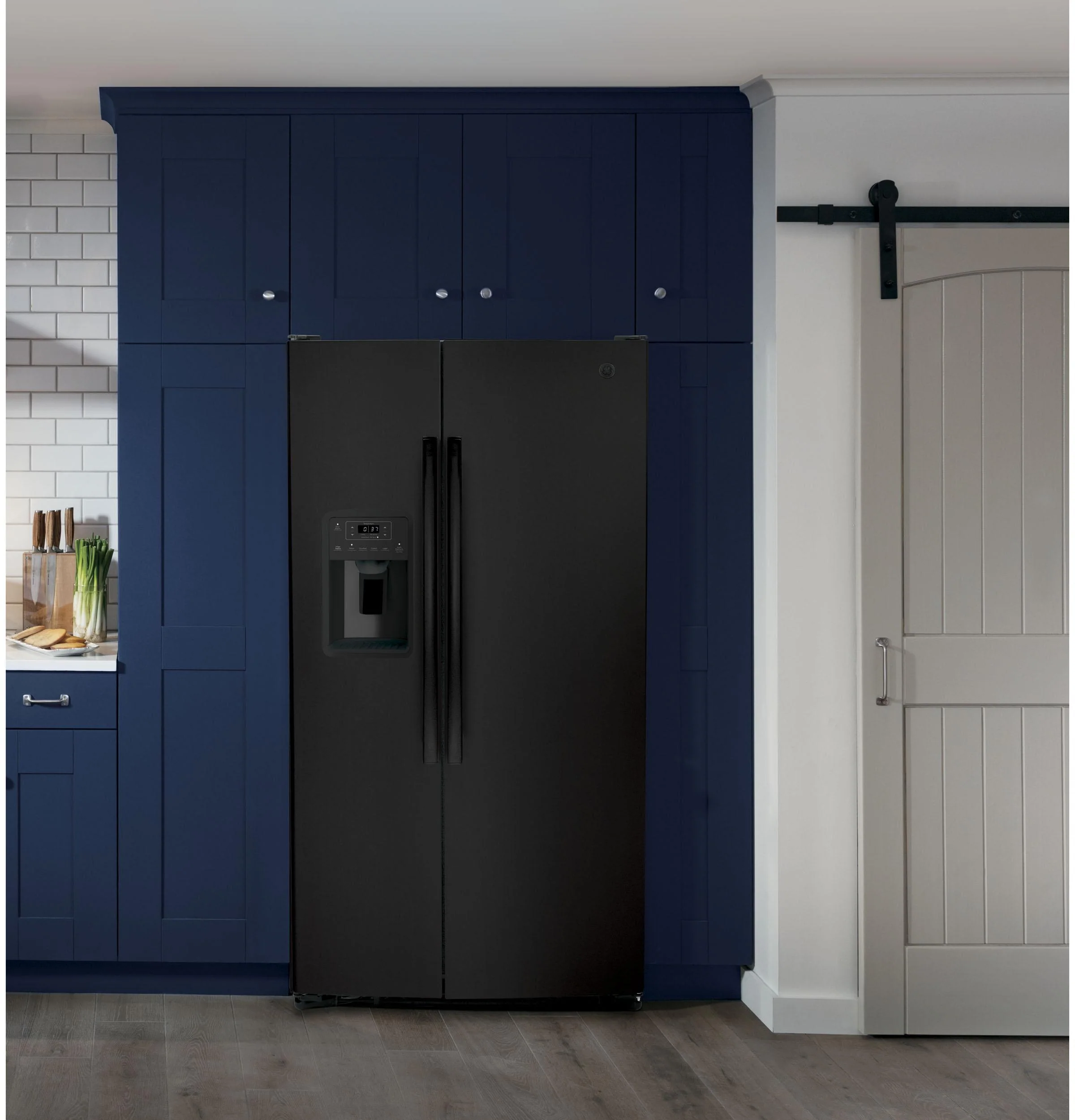 GSS25GGPBB GE® 25.3 Cu. Ft. Side-By-Side Refrigerator - Image 7