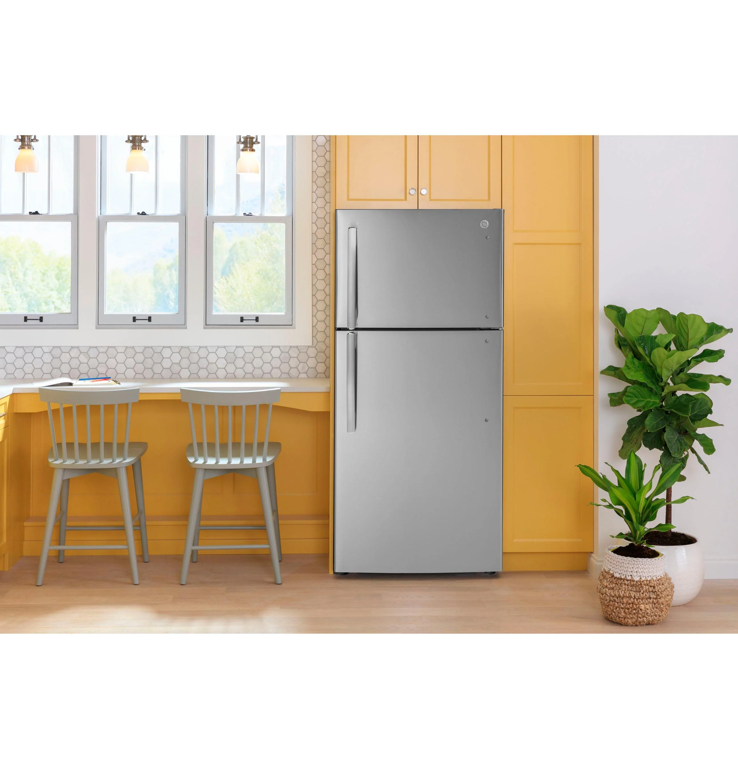 GTE18MSRRSS GE® ENERGY STAR® 18.3 Cu. Ft. Top-Freezer Refrigerator - Image 9