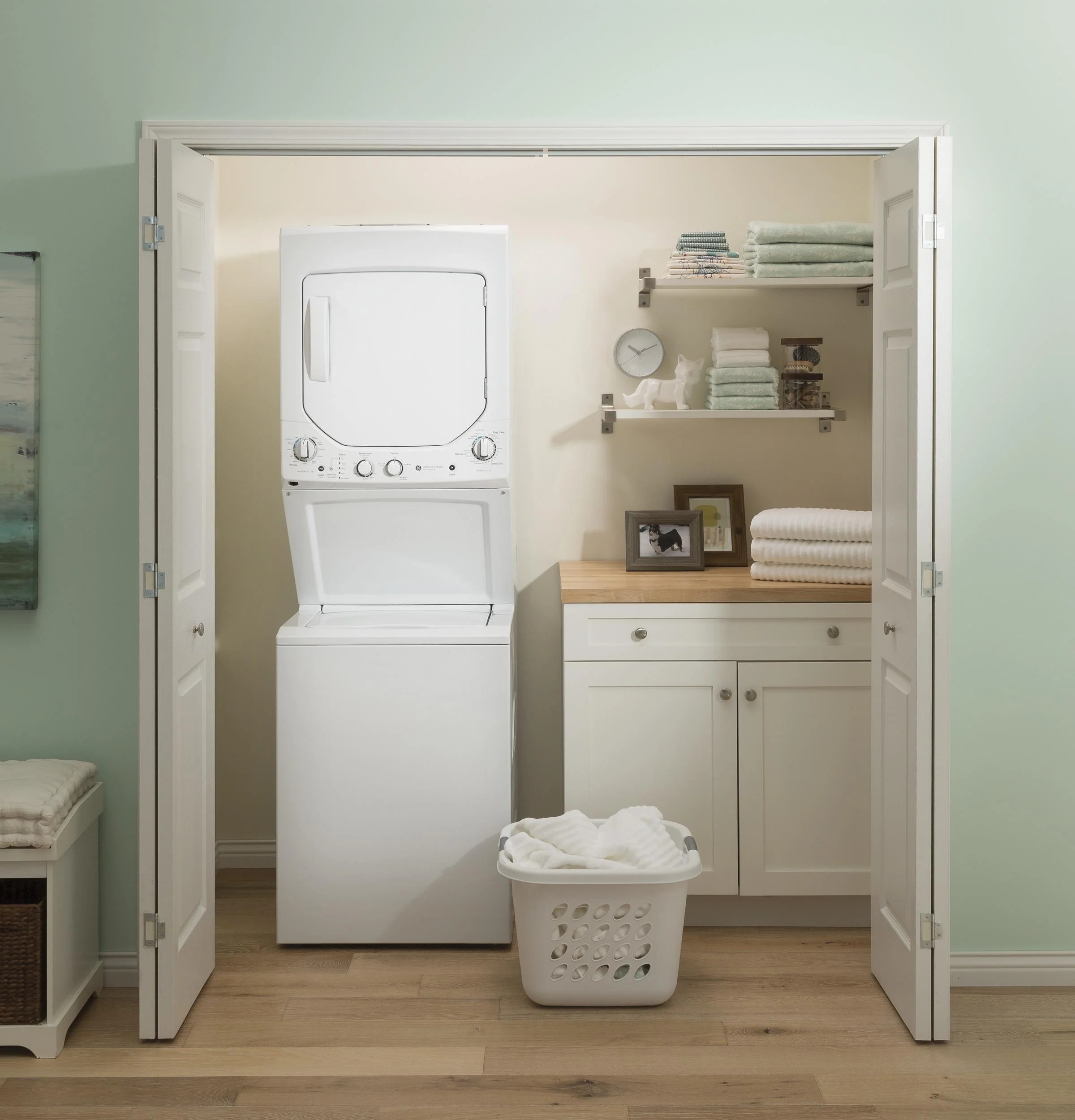 GUD24GSSMWW GE Unitized Spacemaker® 2.3 cu. ft. Capacity Washer with Stainless Steel Basket and 4.4 cu. ft. Capacity Gas Dryer - Image 11