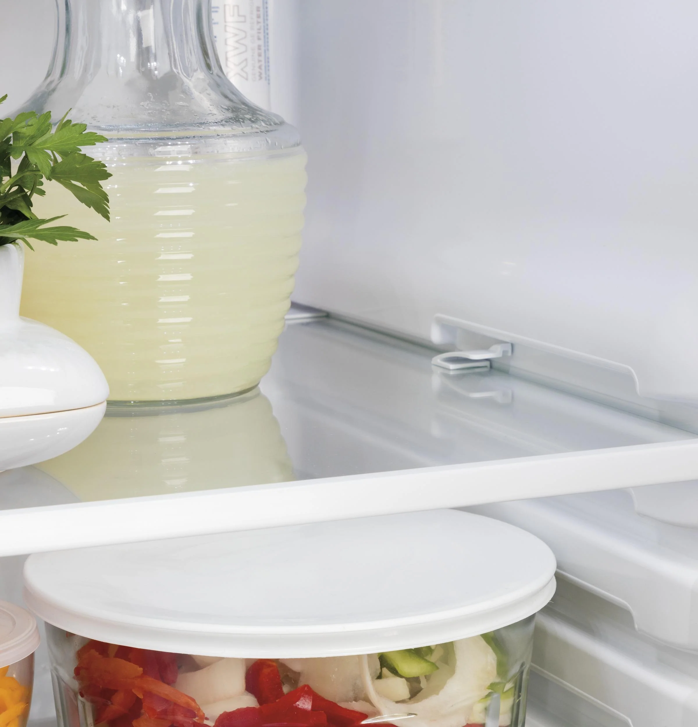GZS22IMNES GE® 21.8 Cu. Ft. Counter-Depth Side-By-Side Refrigerator - Image 19