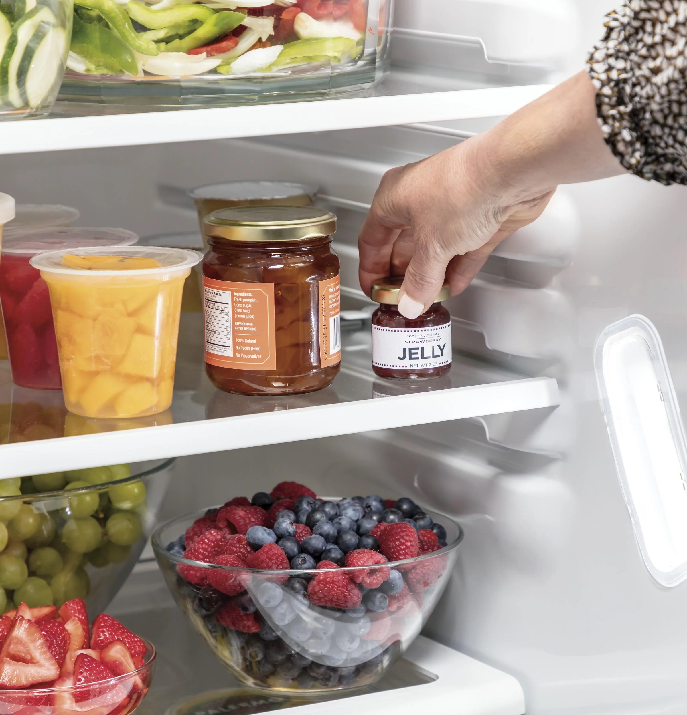 GZS22IMNES GE® 21.8 Cu. Ft. Counter-Depth Side-By-Side Refrigerator - Image 20